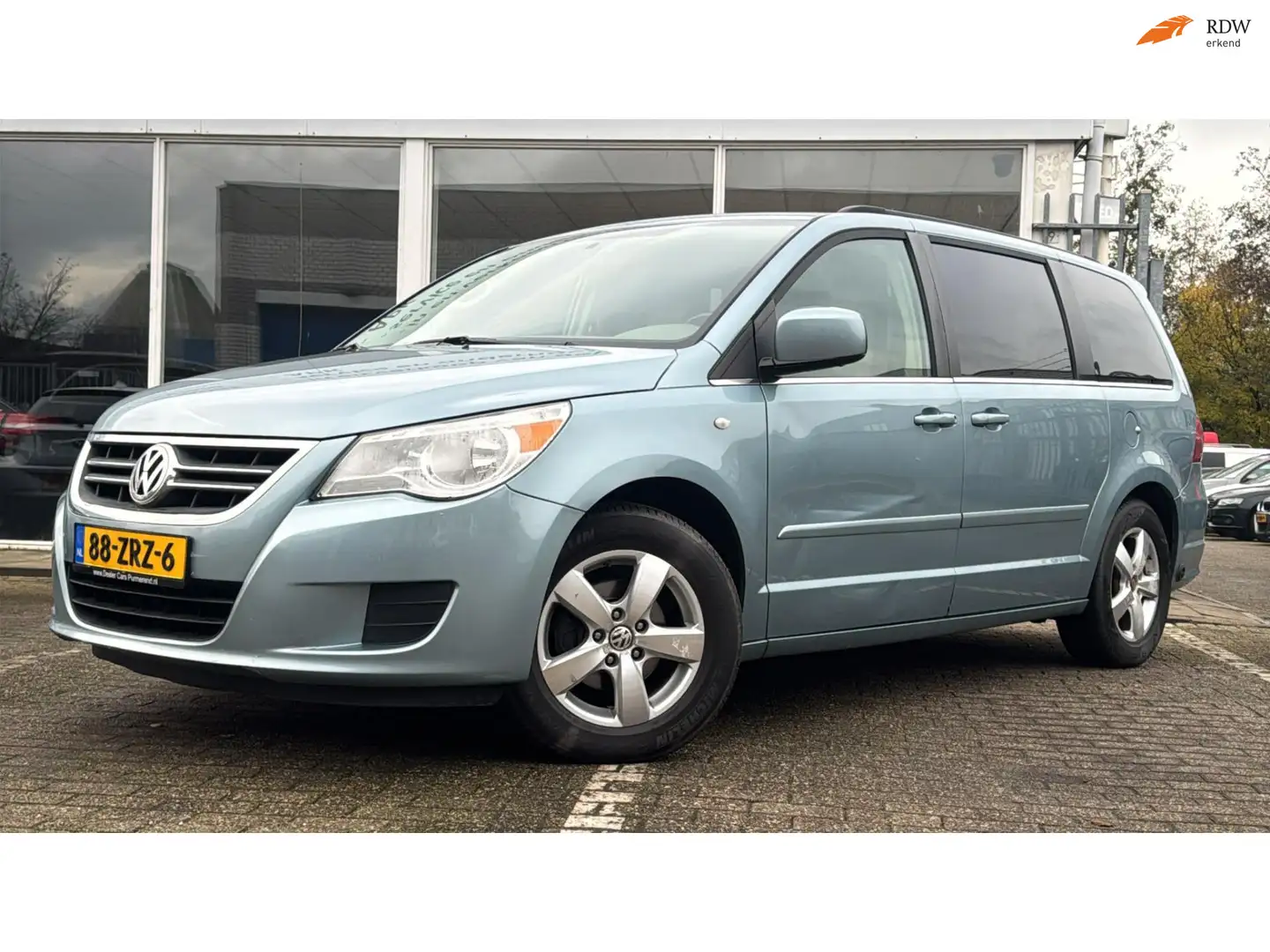 Volkswagen Routan 3.8 V6 Blau - 1