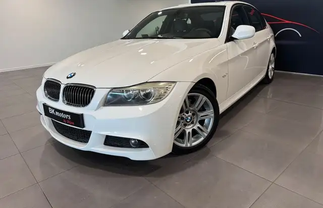 BMW 325 325d E90 LCI 197ch Sport Design BVM6