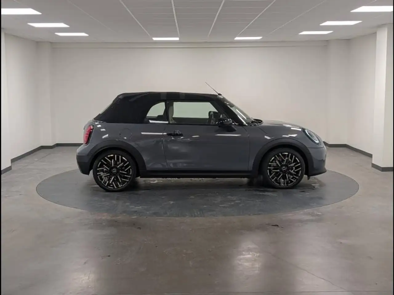 MINI Cooper Cabrio 2026 — фото 12