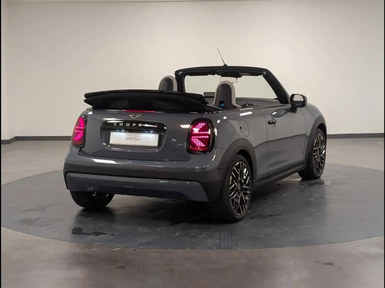 MINI Cooper Cabrio 2026 — фото 8