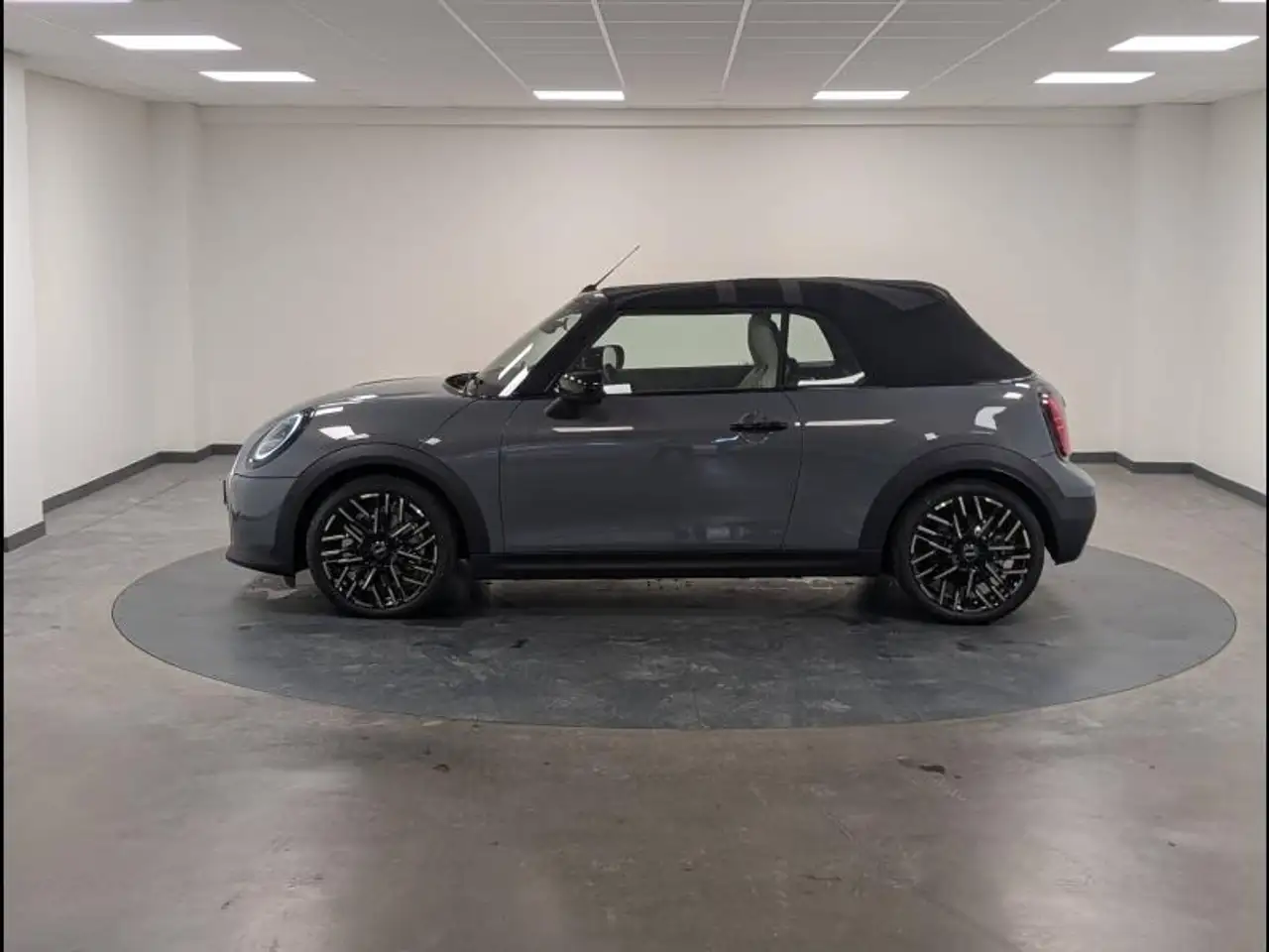 MINI Cooper Cabrio 2026 — фото 13