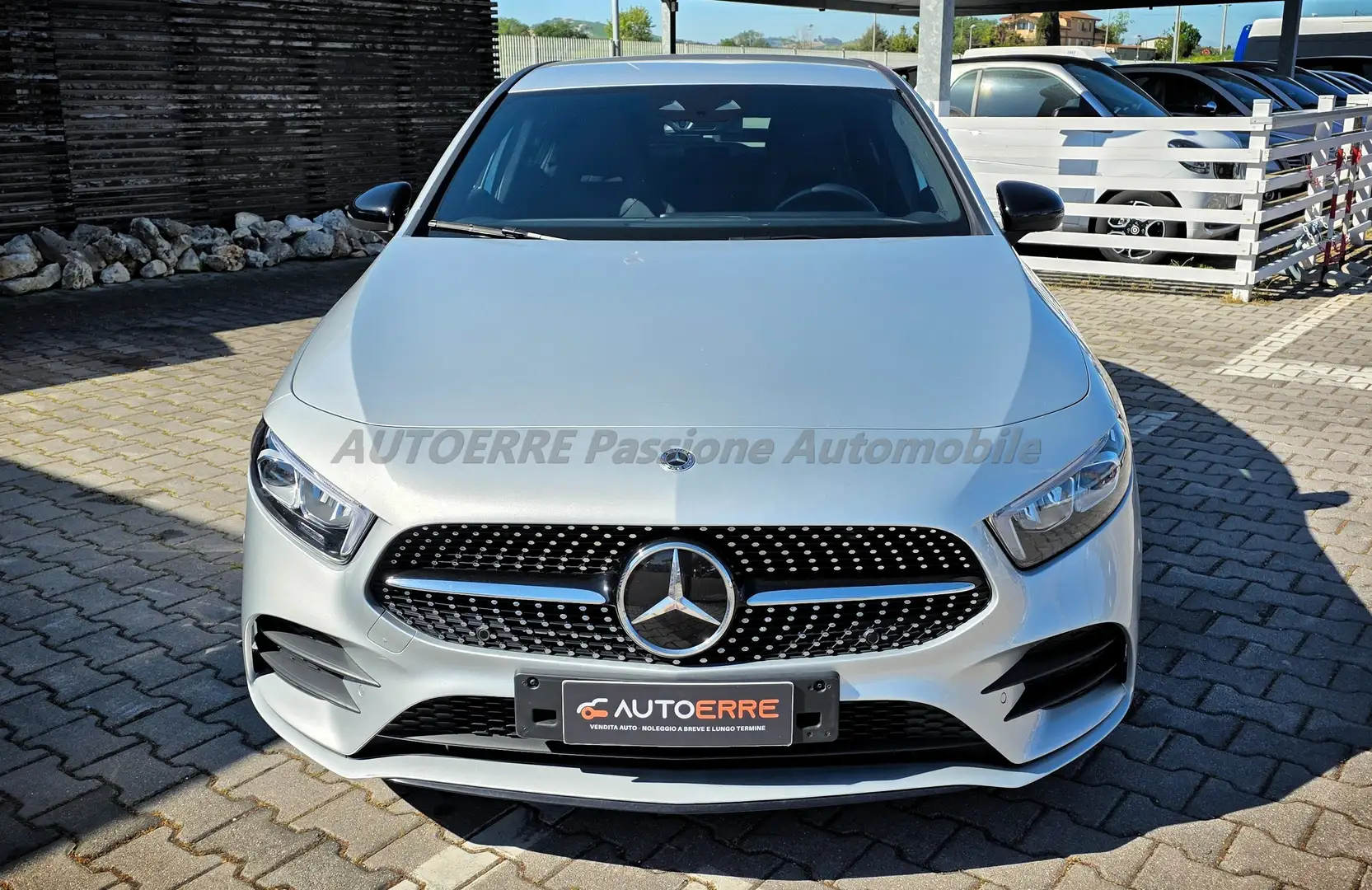 Mercedes-Benz A 200 d AMG Line Argent - 2