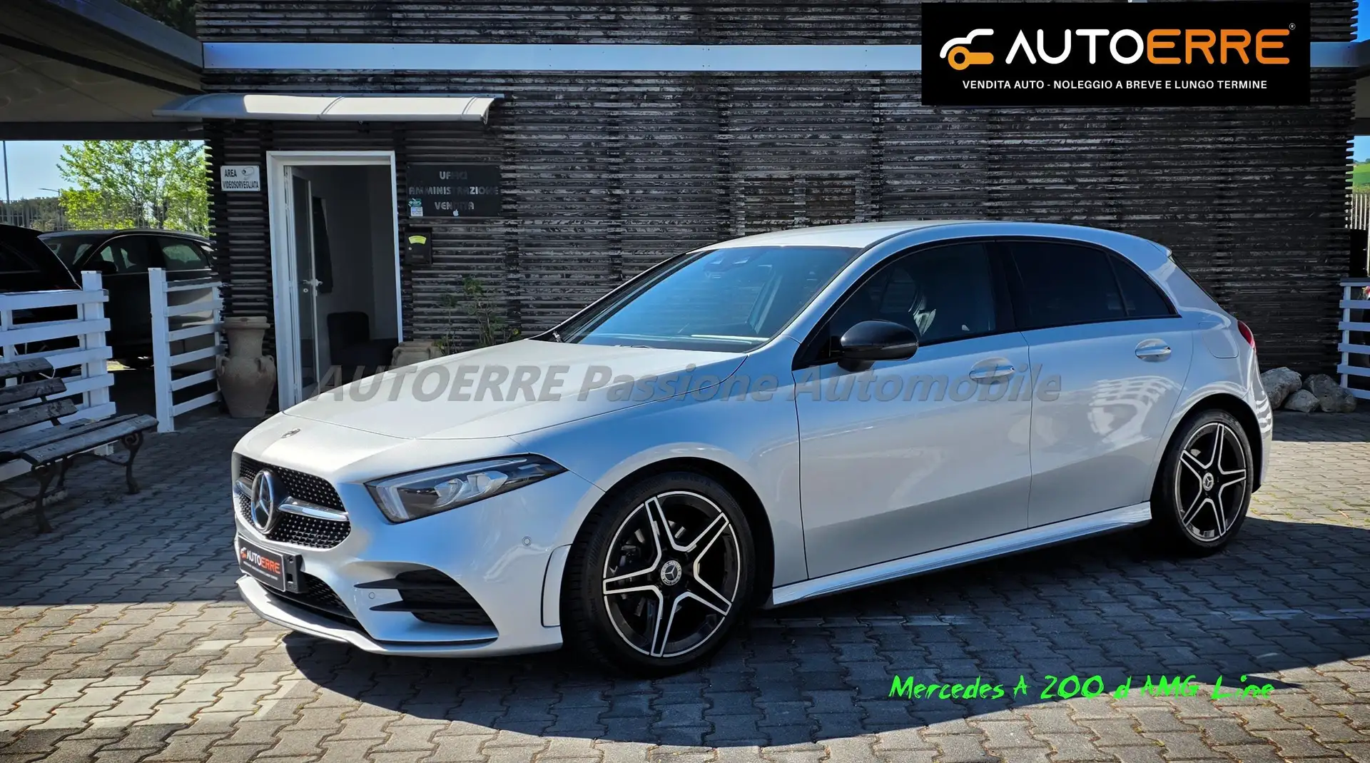 Mercedes-Benz A 200 d AMG Line Argent - 1