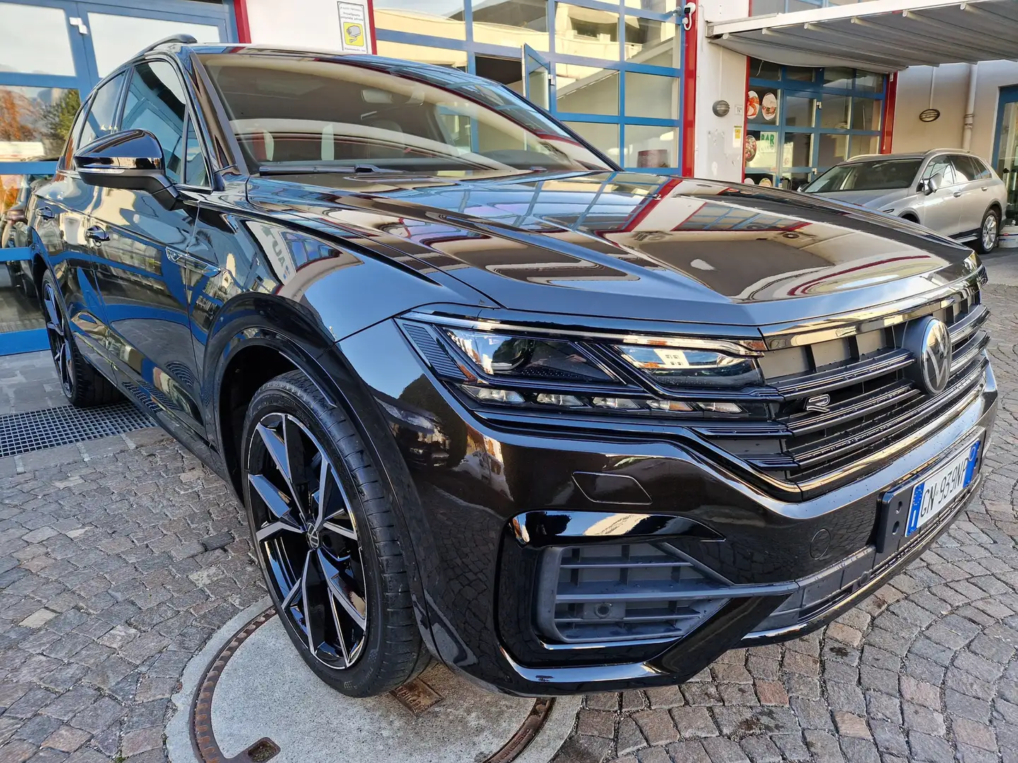Volkswagen Touareg 3.0TDI 231Cv 4M R line Black ACC Matrix 21"DigCock Marrón - 2