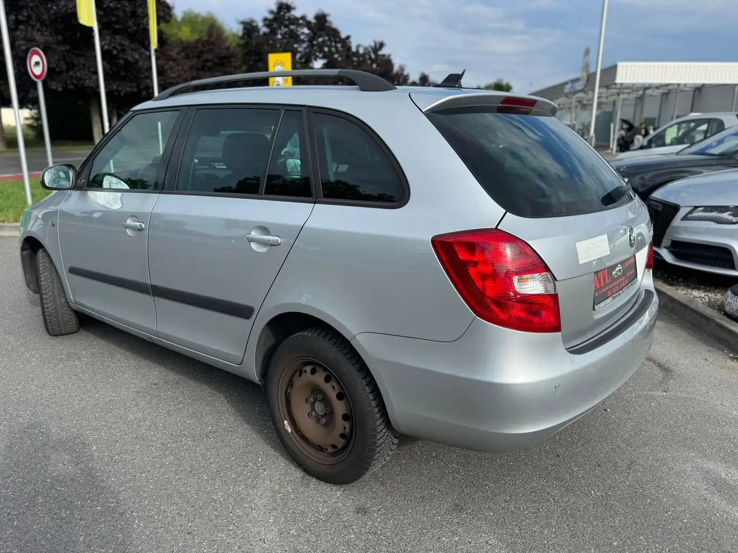 Skoda Fabia Elegance Grau - 2