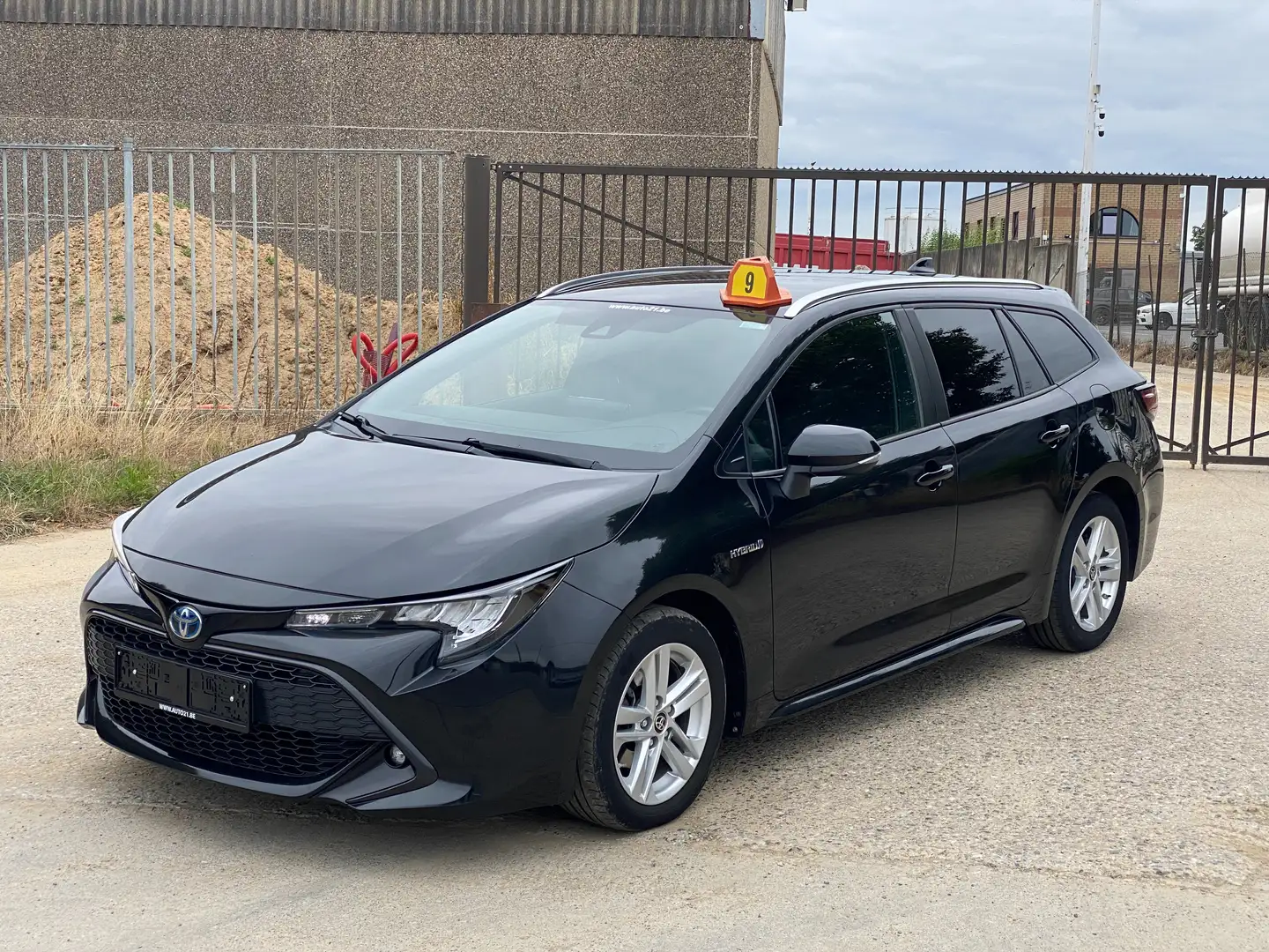 Toyota Corolla Corolla SW Hybrid 1.8 Dynamic Plus e-CVT Zwart - 1