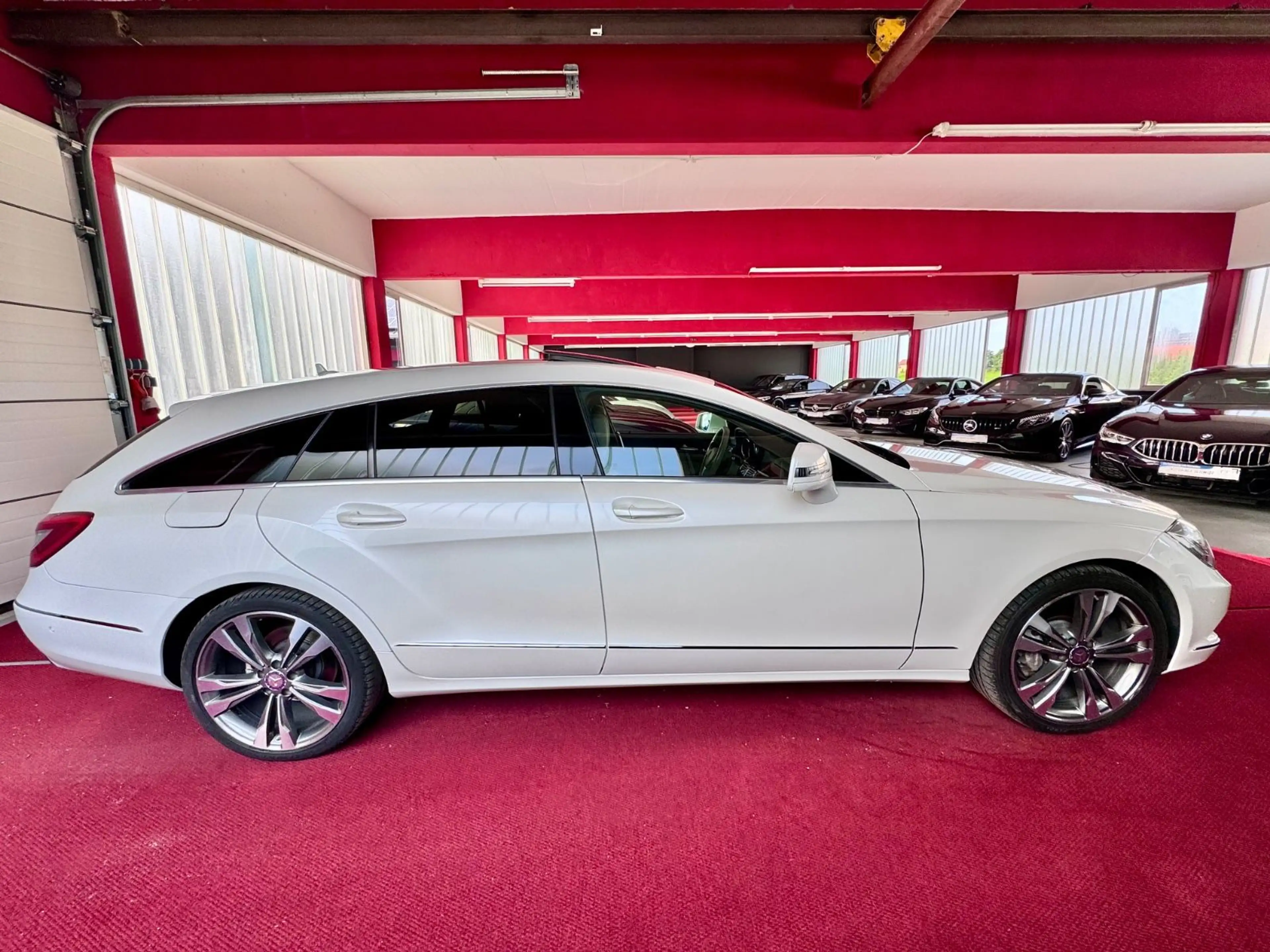 Mercedes-Benz CLS 350 4Matic Glasdach ILS Airmatic AHK 19" — photo 5
