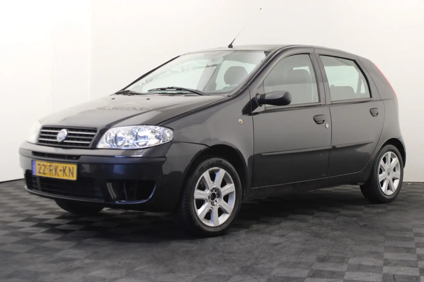 Fiat Punto 1.2 Young Zwart - 1