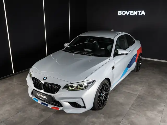 BMW M2 view 3