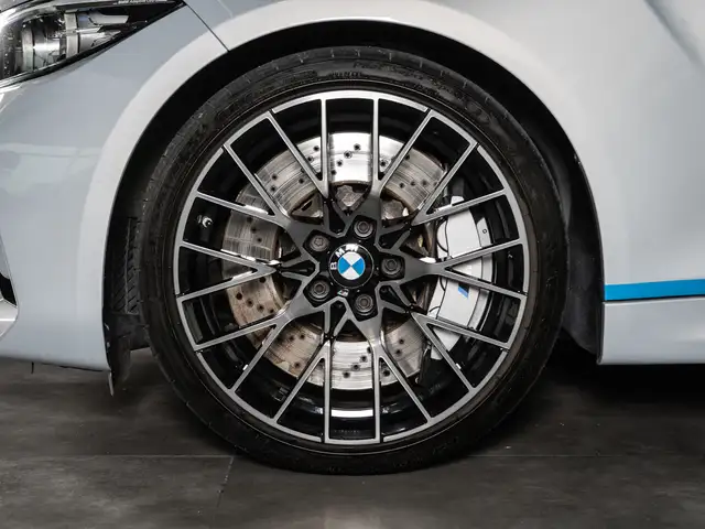 BMW M2 view 4