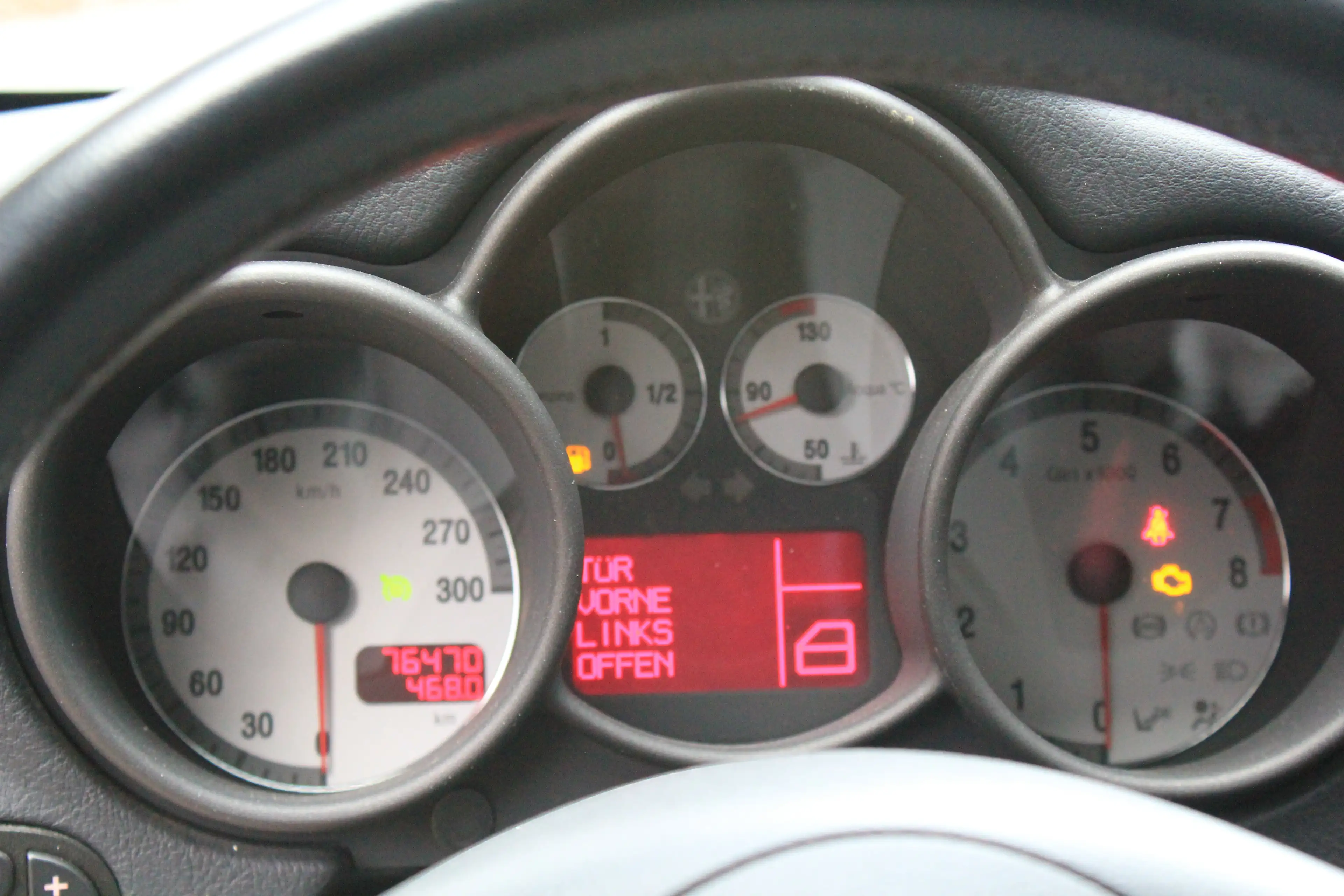 Alfa Romeo GT 3,2 24V GT — photo 14