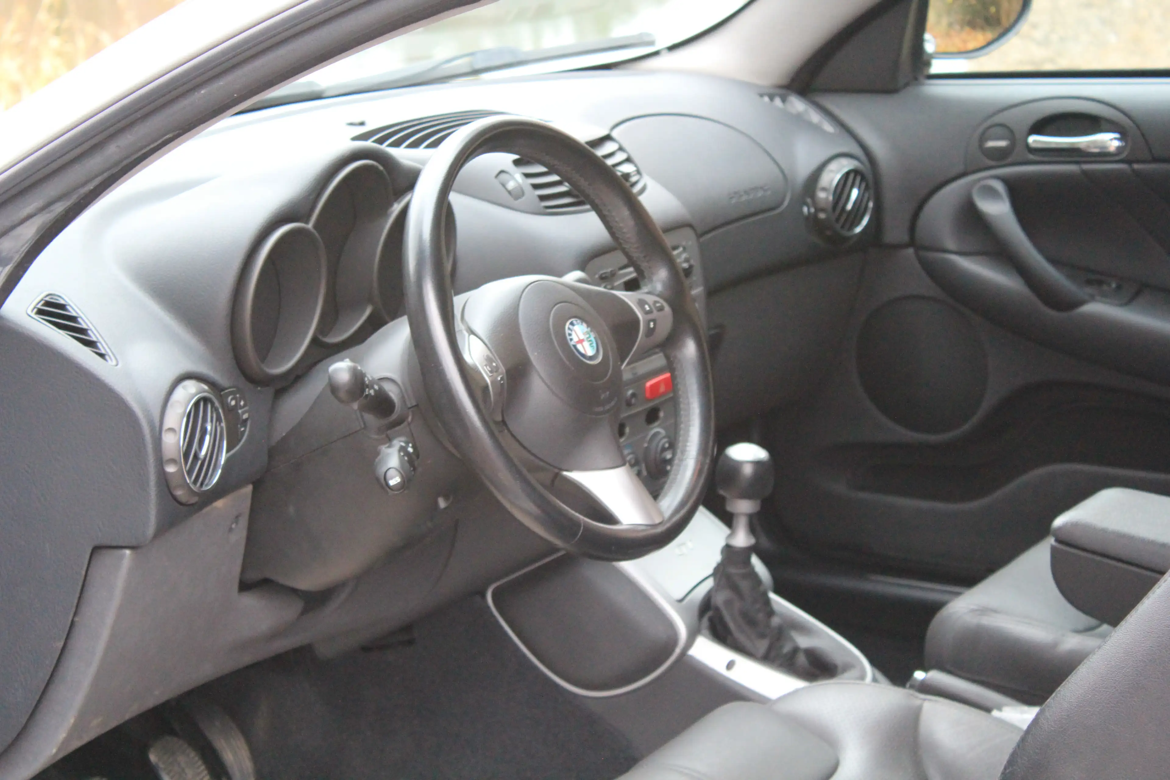 Alfa Romeo GT 3,2 24V GT — photo 7