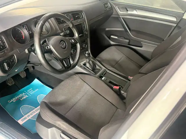 Volkswagen Golf view 11