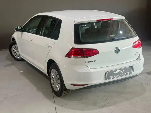 Volkswagen Golf view 4