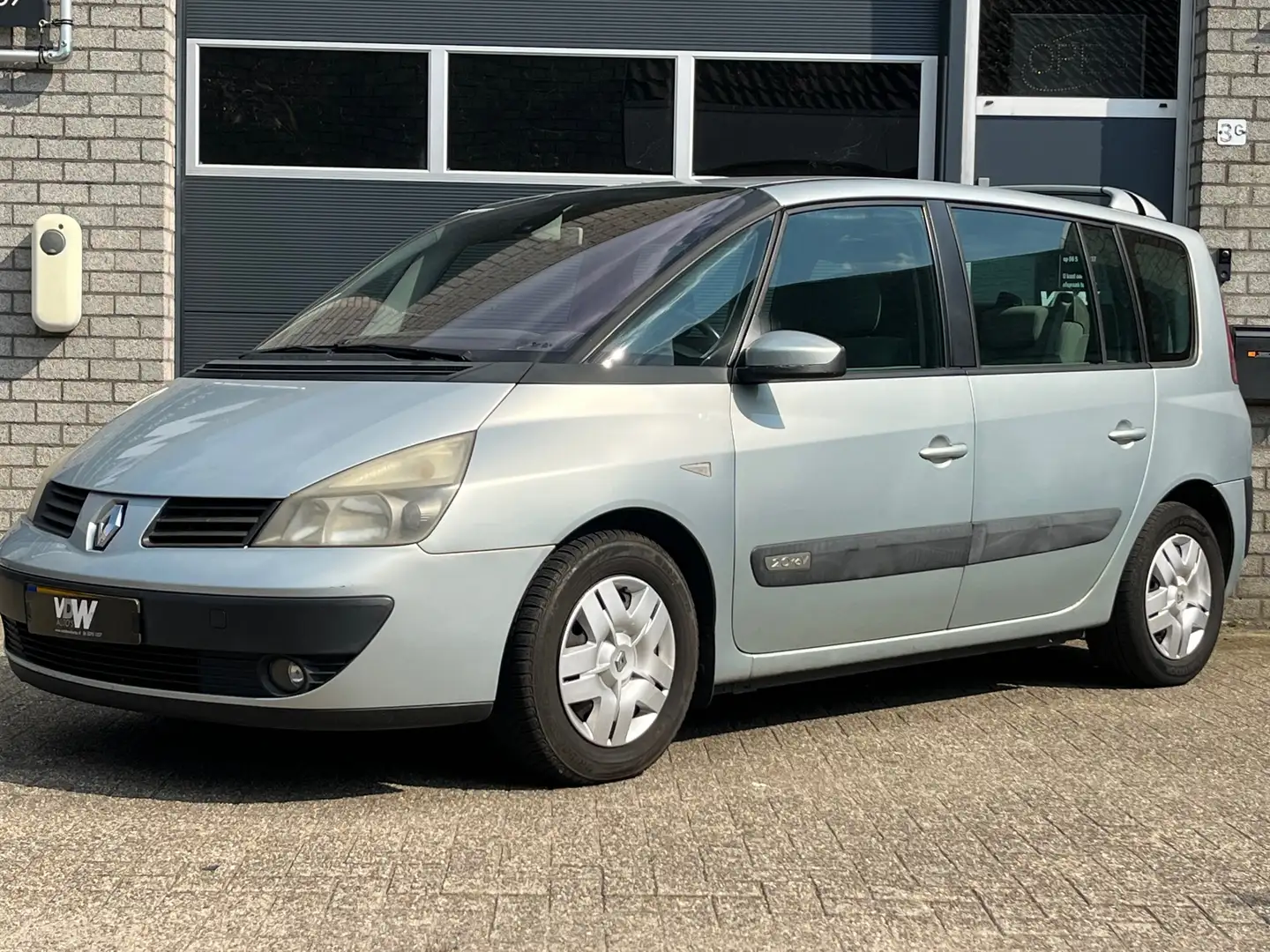 Renault Espace 2.0 Authentique 7 zits APK 18-12-2025 Grau - 2