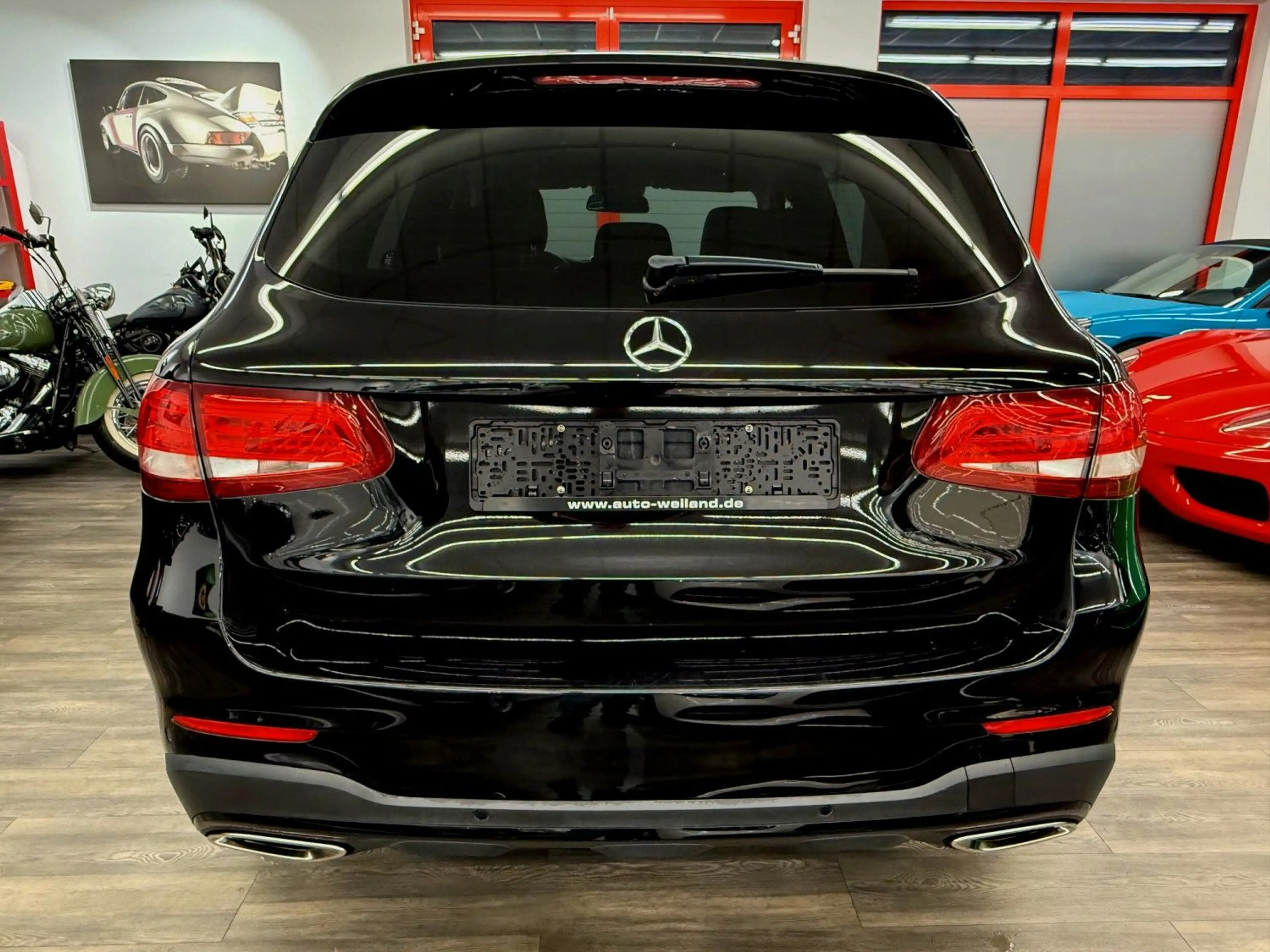 Mercedes-Benz GLC 250 4Matic AMG Night Pak Autom 1 Hand Top — photo 10