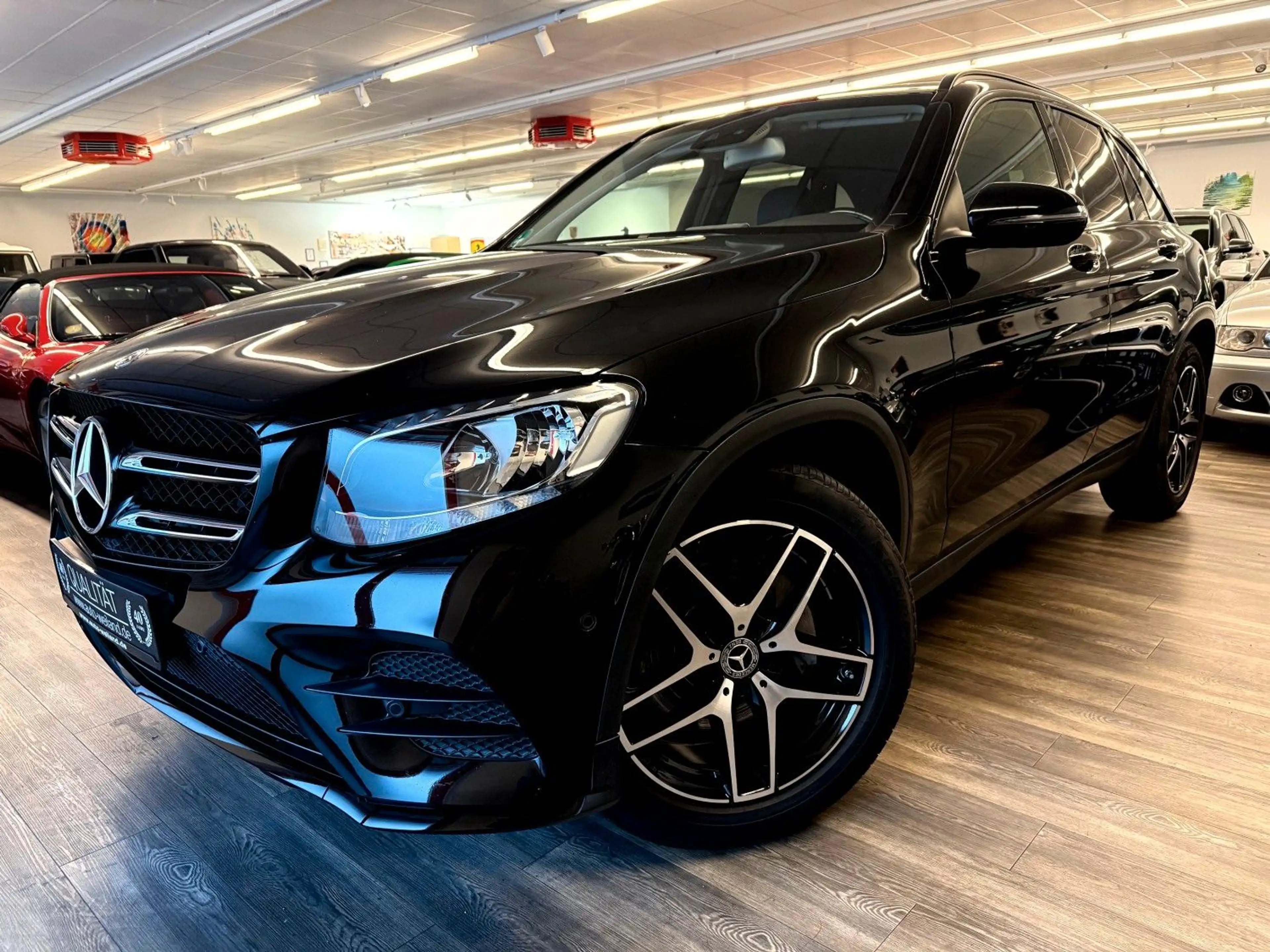 Mercedes-Benz GLC 250 4Matic AMG Night Pak Autom 1 Hand Top — photo 13
