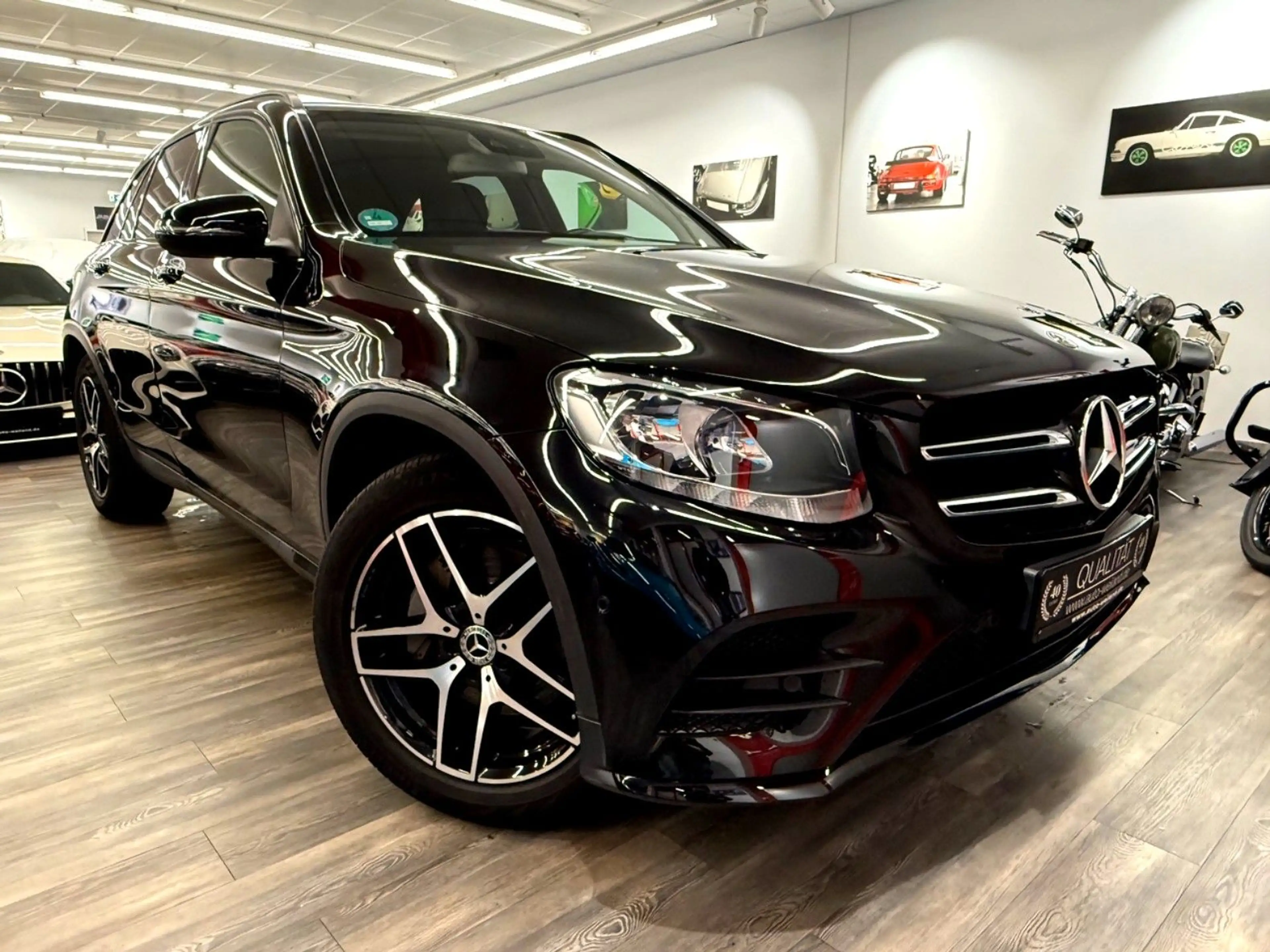 Mercedes-Benz GLC 250 4Matic AMG Night Pak Autom 1 Hand Top — photo 5