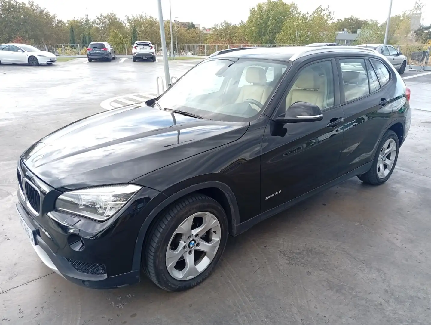 BMW X1 sDrive 16d Essential Edition Noir - 1