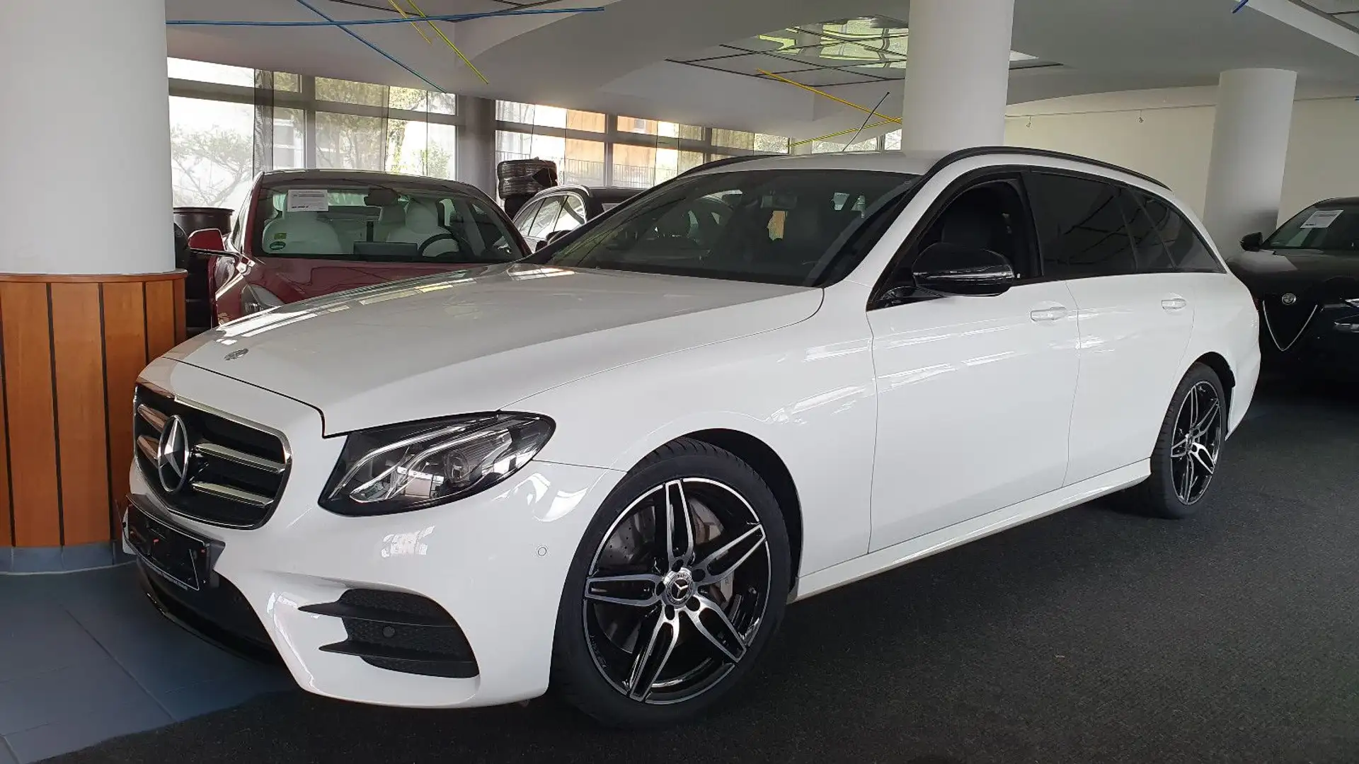 Mercedes-Benz E 400 d 4Matic AMG Line/AHK/ILS/Night/Spur/Tot Wit - 1