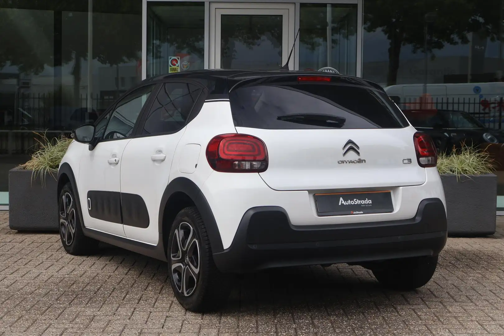 Citroen C3 1.2 PureTech 82pk S&S | Cruise | Climate | Navi | Wit - 2