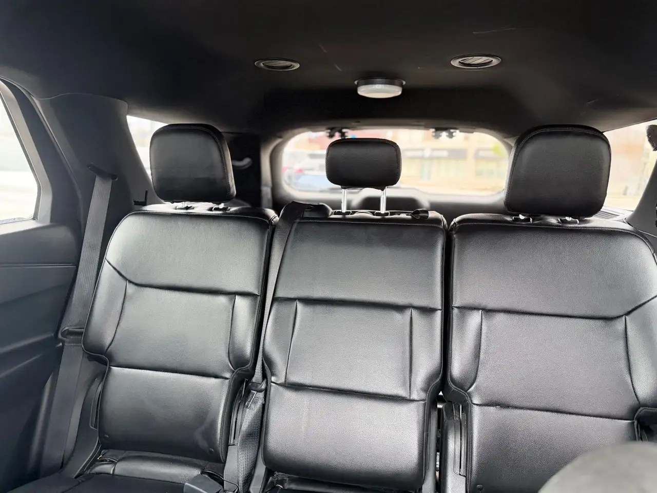 Ford Explorer снимка Ford Explorer