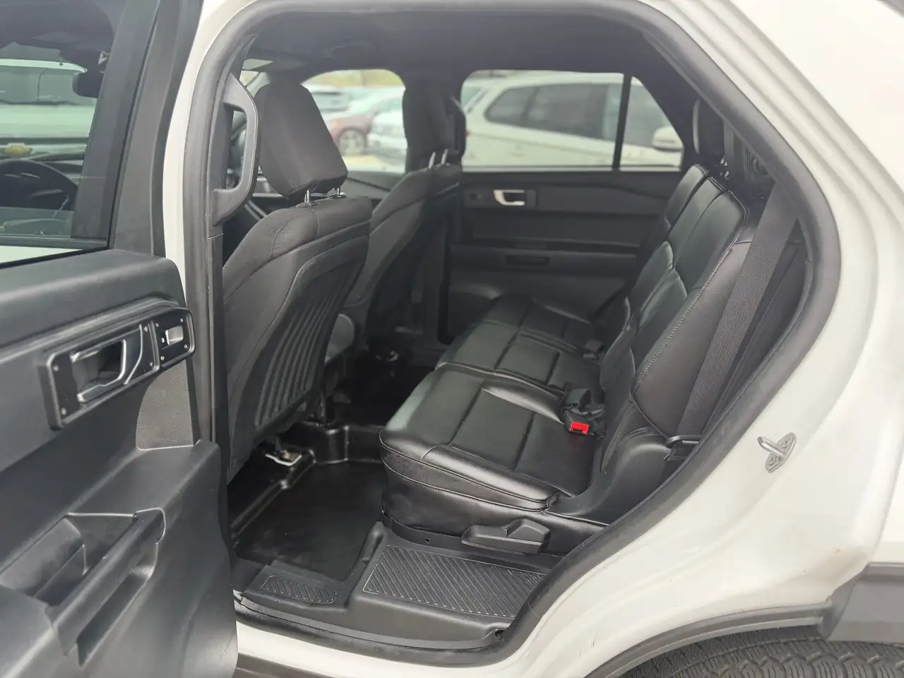 Ford Explorer снимка Ford Explorer