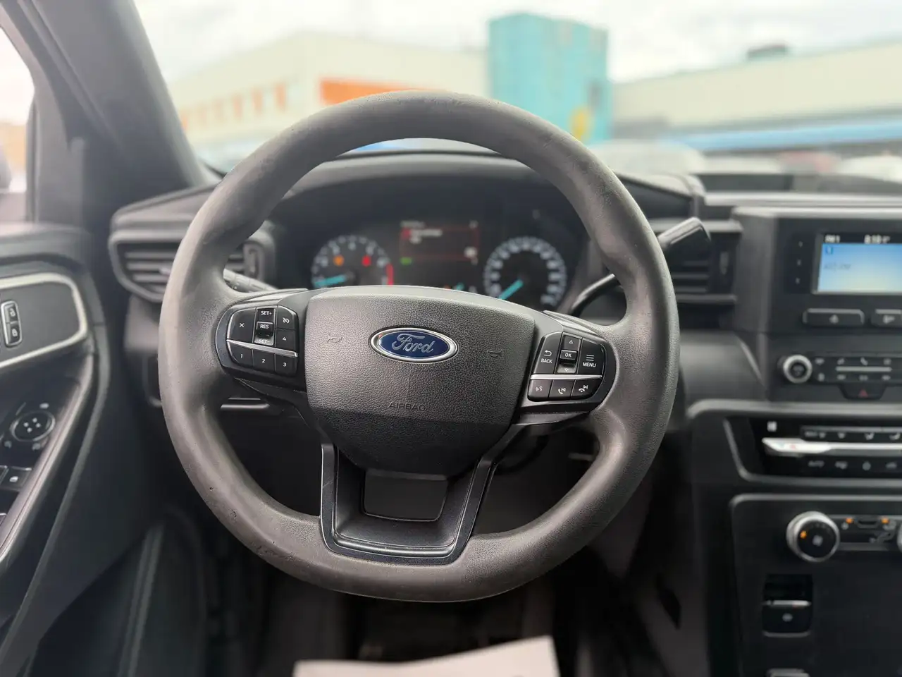 Ford Explorer снимка Ford Explorer