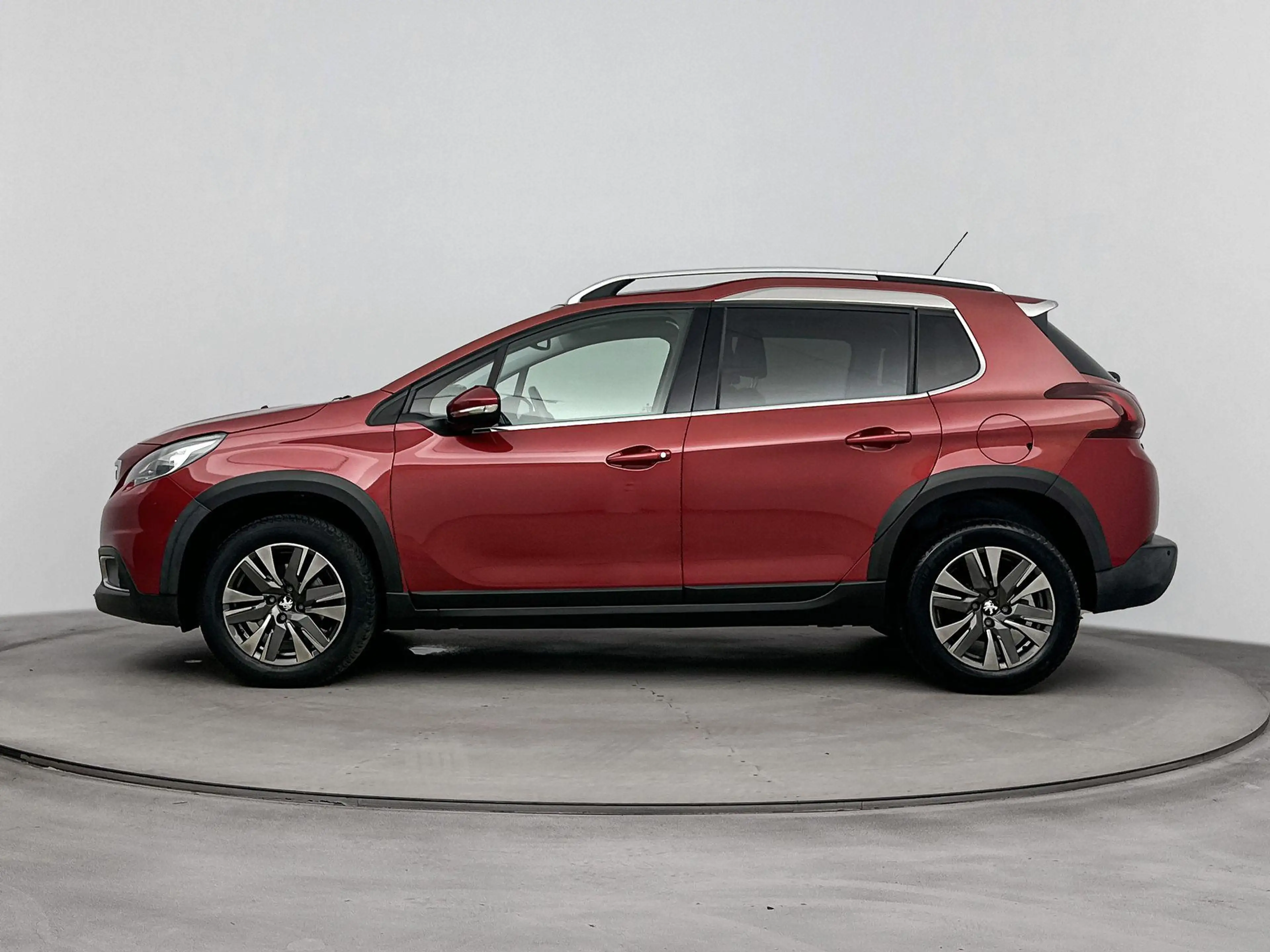 Peugeot 2008 1.2 130pk Allure | Camera | Panoramadak | Navigati — photo 2