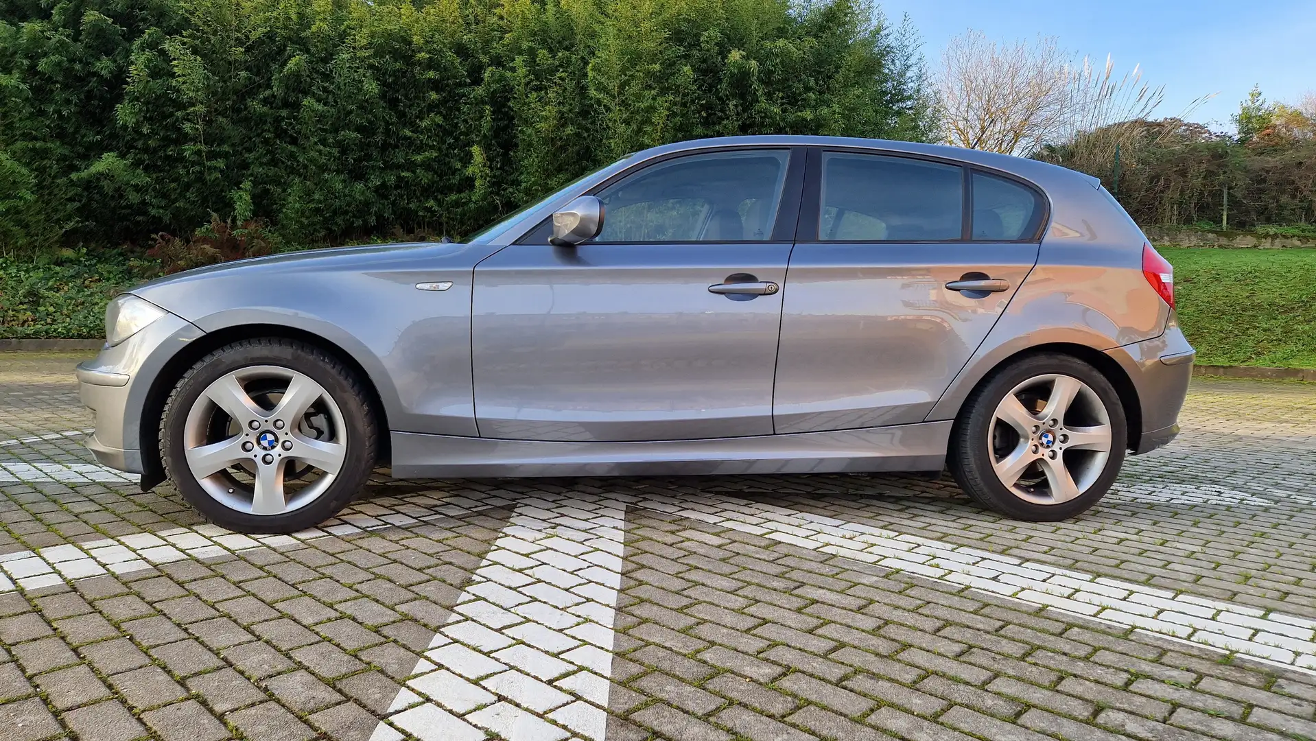 BMW 116 116i Gris - 2