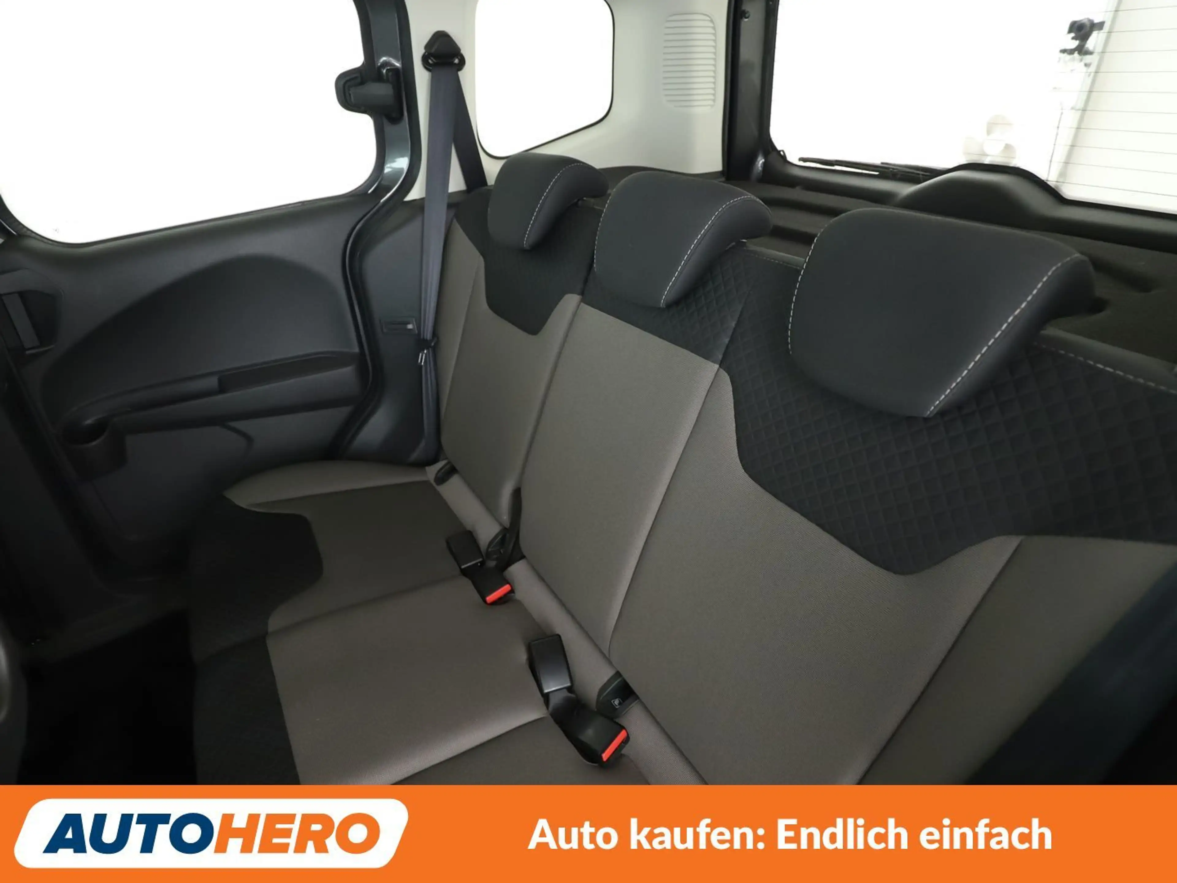 Ford Tourneo Courier 1.0 EcoBoost Titanium*NAVI*PDC* — photo 14