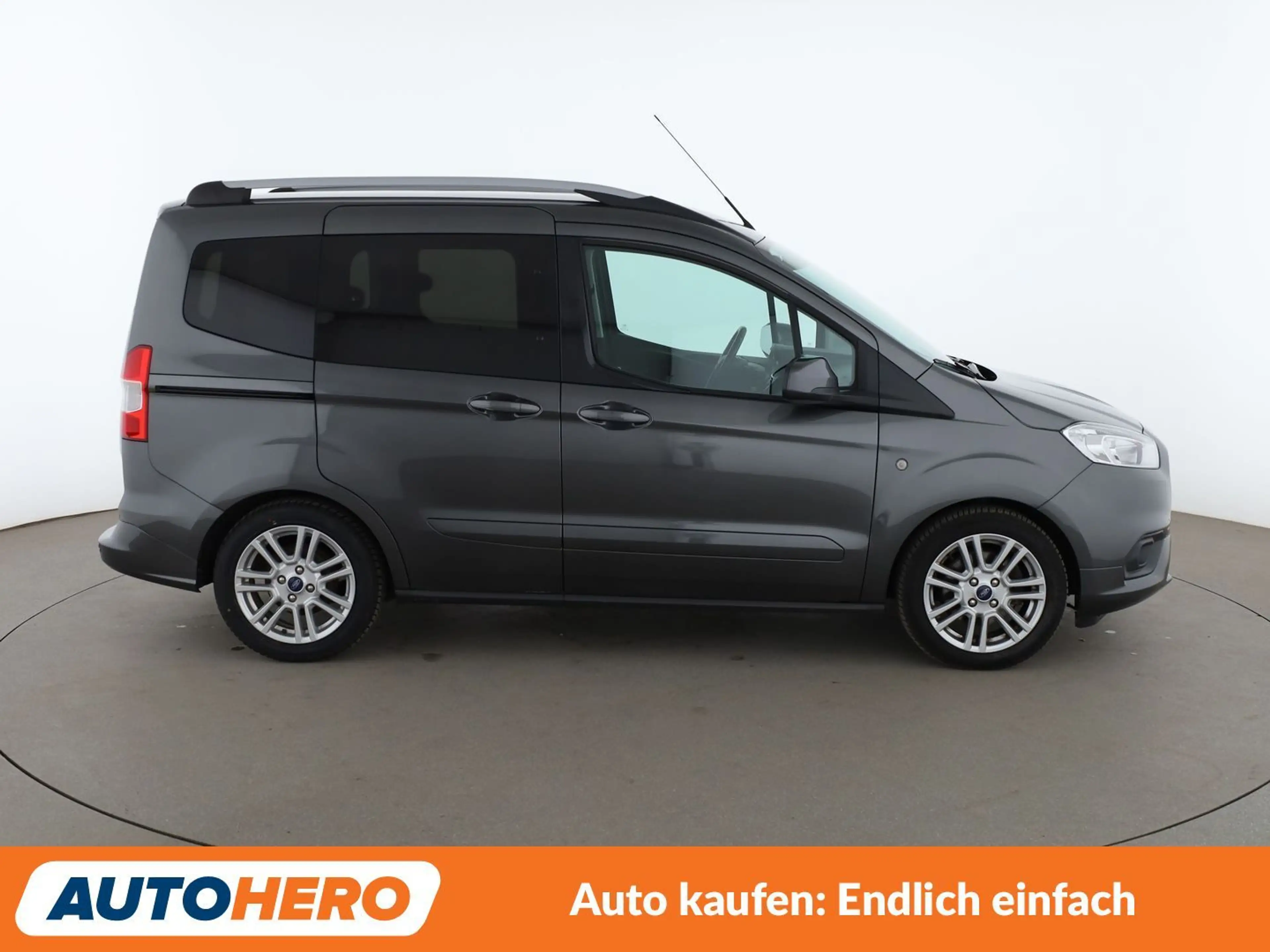 Ford Tourneo Courier 1.0 EcoBoost Titanium*NAVI*PDC* — photo 7