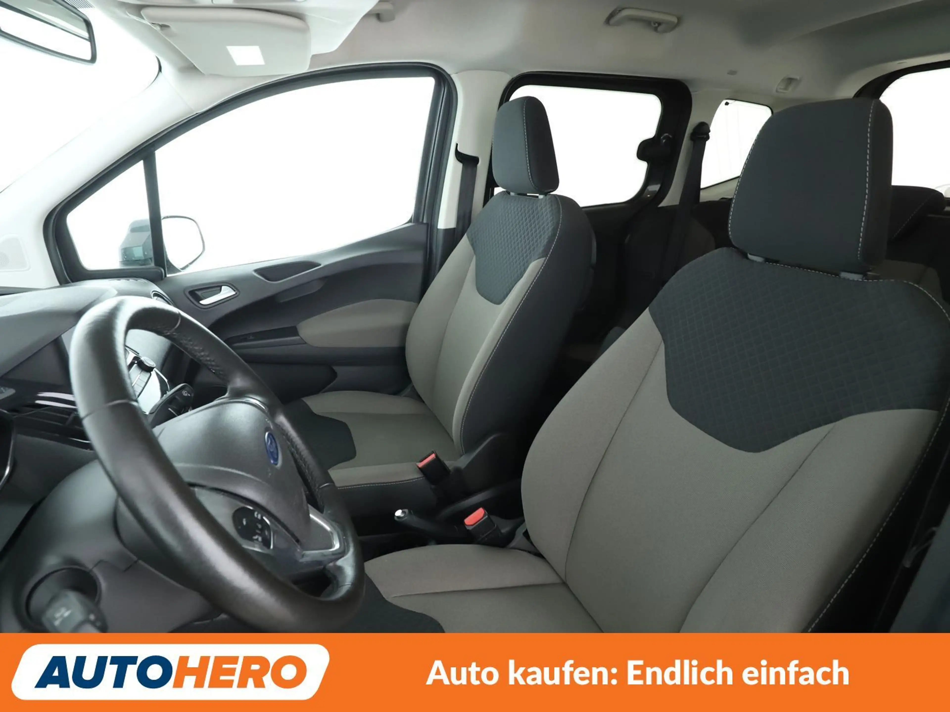 Ford Tourneo Courier 1.0 EcoBoost Titanium*NAVI*PDC* — photo 10