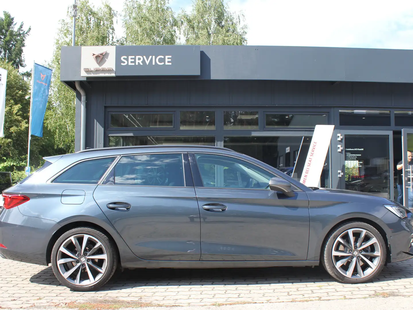 SEAT Leon Leon Sportstourer 2.0TDI FR LED. SHZ. ACC. RüKa Gris - 1