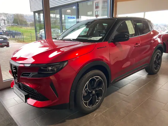 Alfa Romeo Junior Junior 1.2 VGT Ibrida Speciale Sportpaket Techpak.