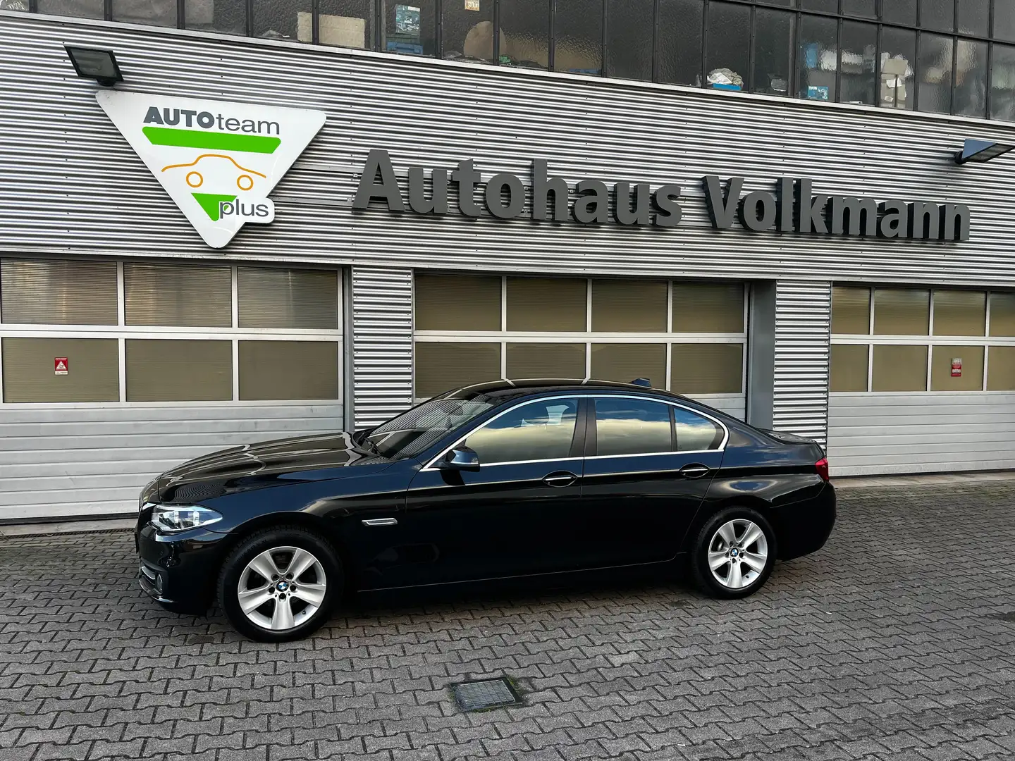 BMW 520 520 d xDrive Standheizung Klimaanlage LED Noir - 2