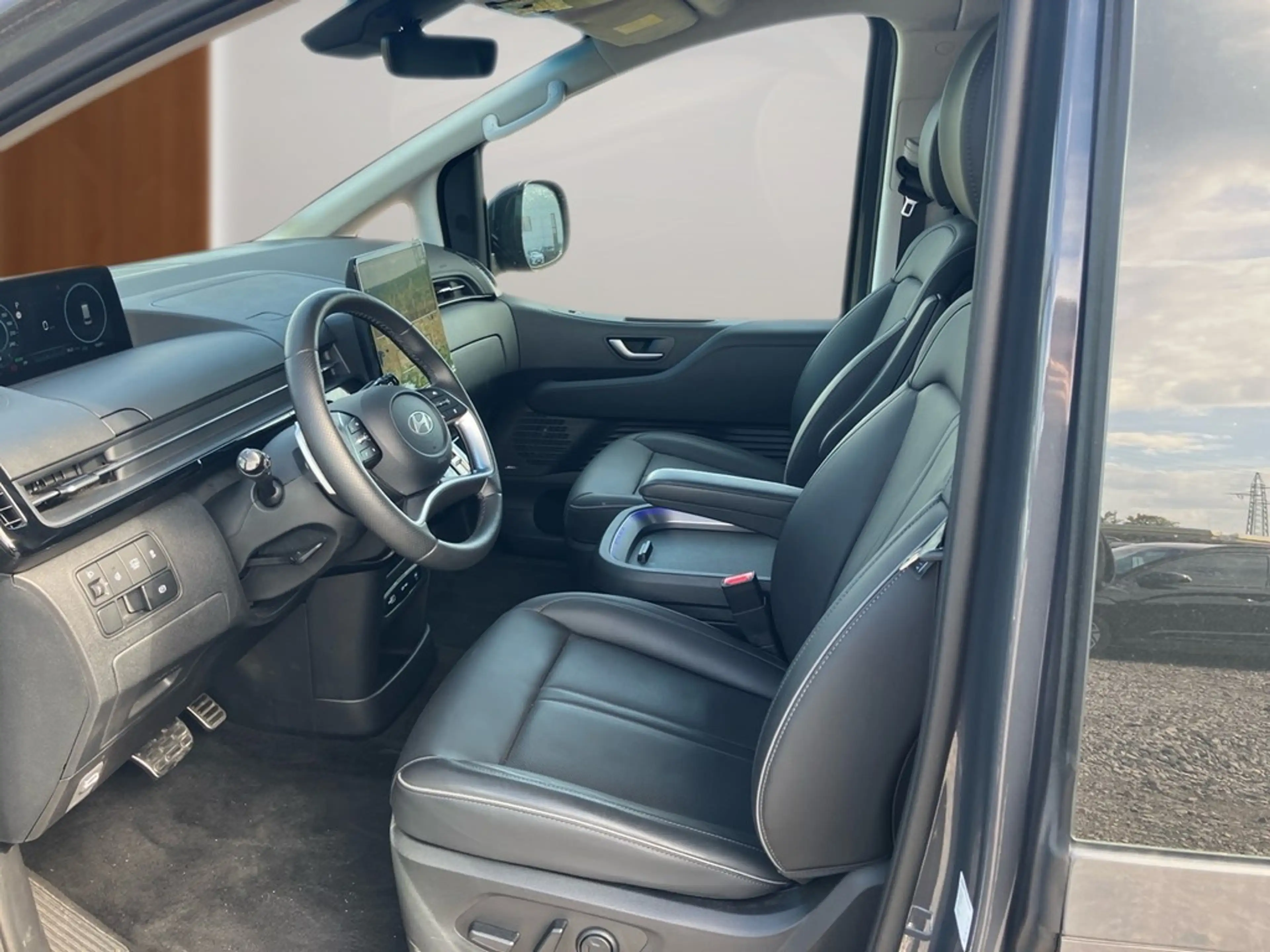 Hyundai STARIA HEV 1.6 T-GDI 7-Sitzer Signature NAV SHZ BOSE — photo 7