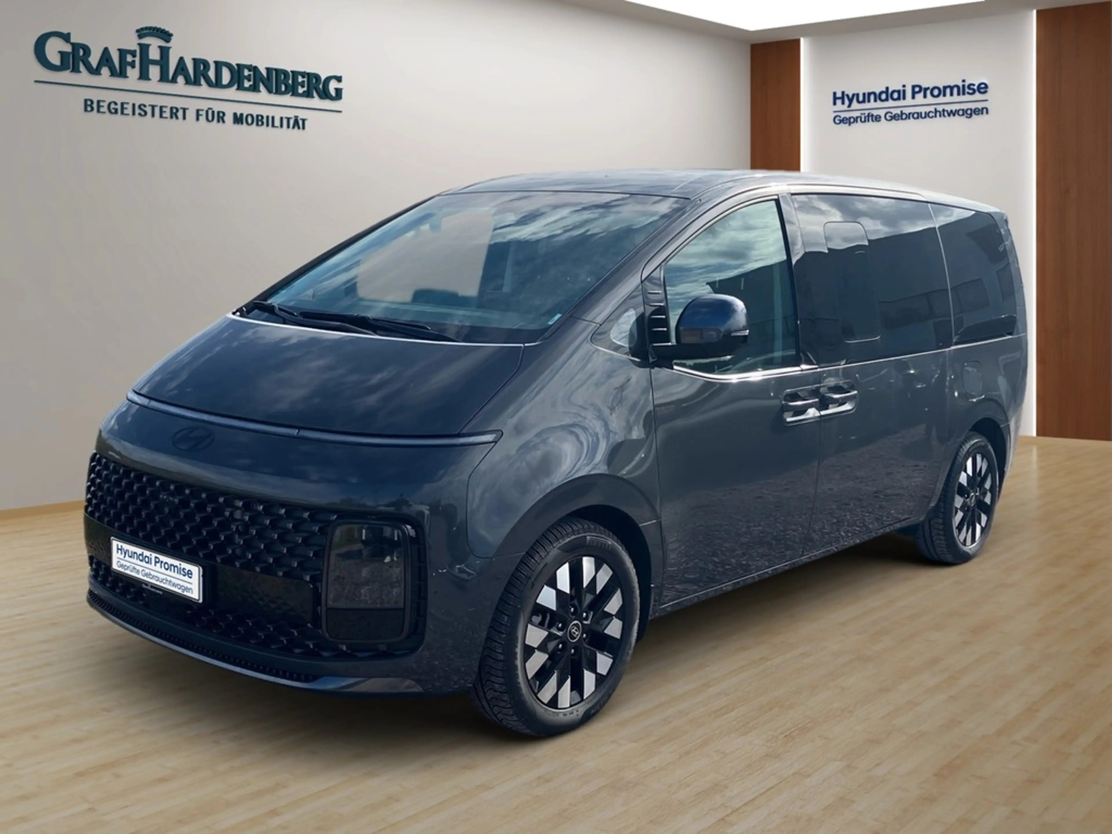 Hyundai STARIA HEV 1.6 T-GDI 7-Sitzer Signature NAV SHZ BOSE