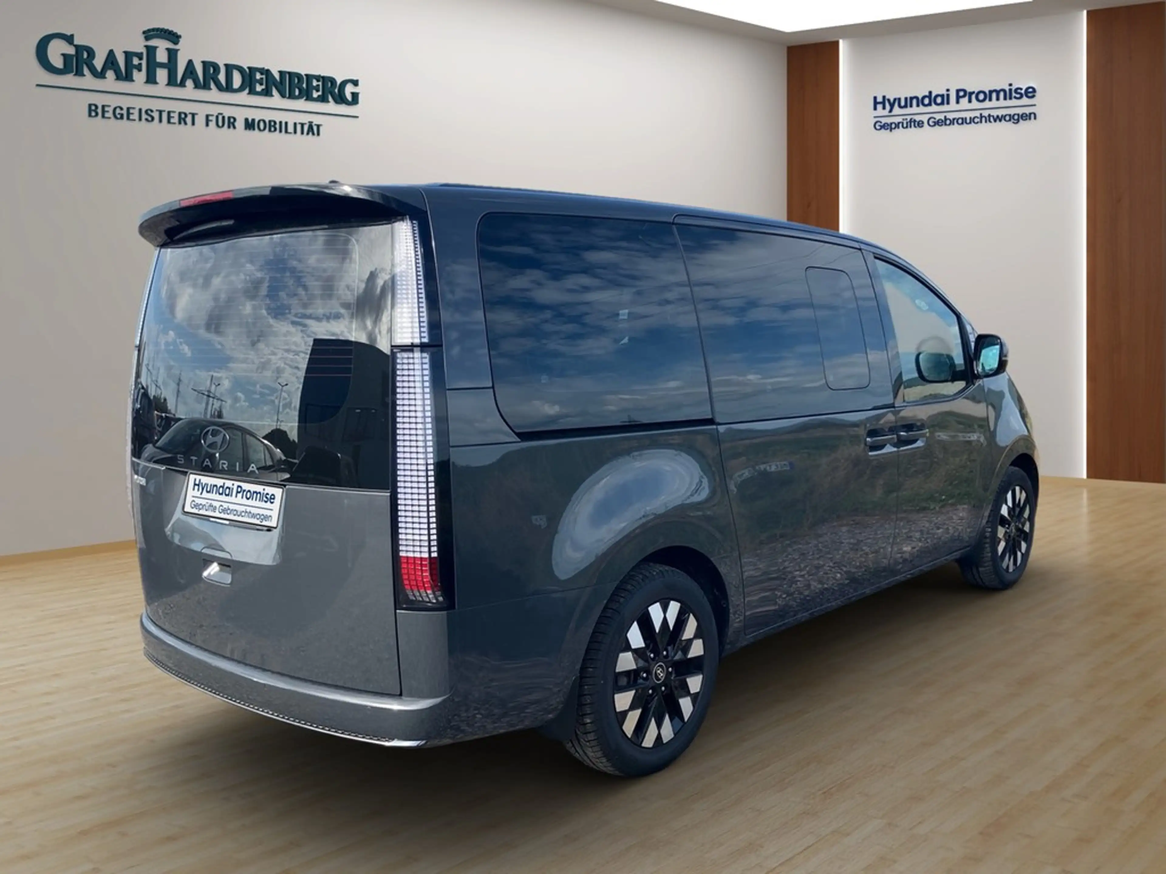 Hyundai STARIA HEV 1.6 T-GDI 7-Sitzer Signature NAV SHZ BOSE — photo 3
