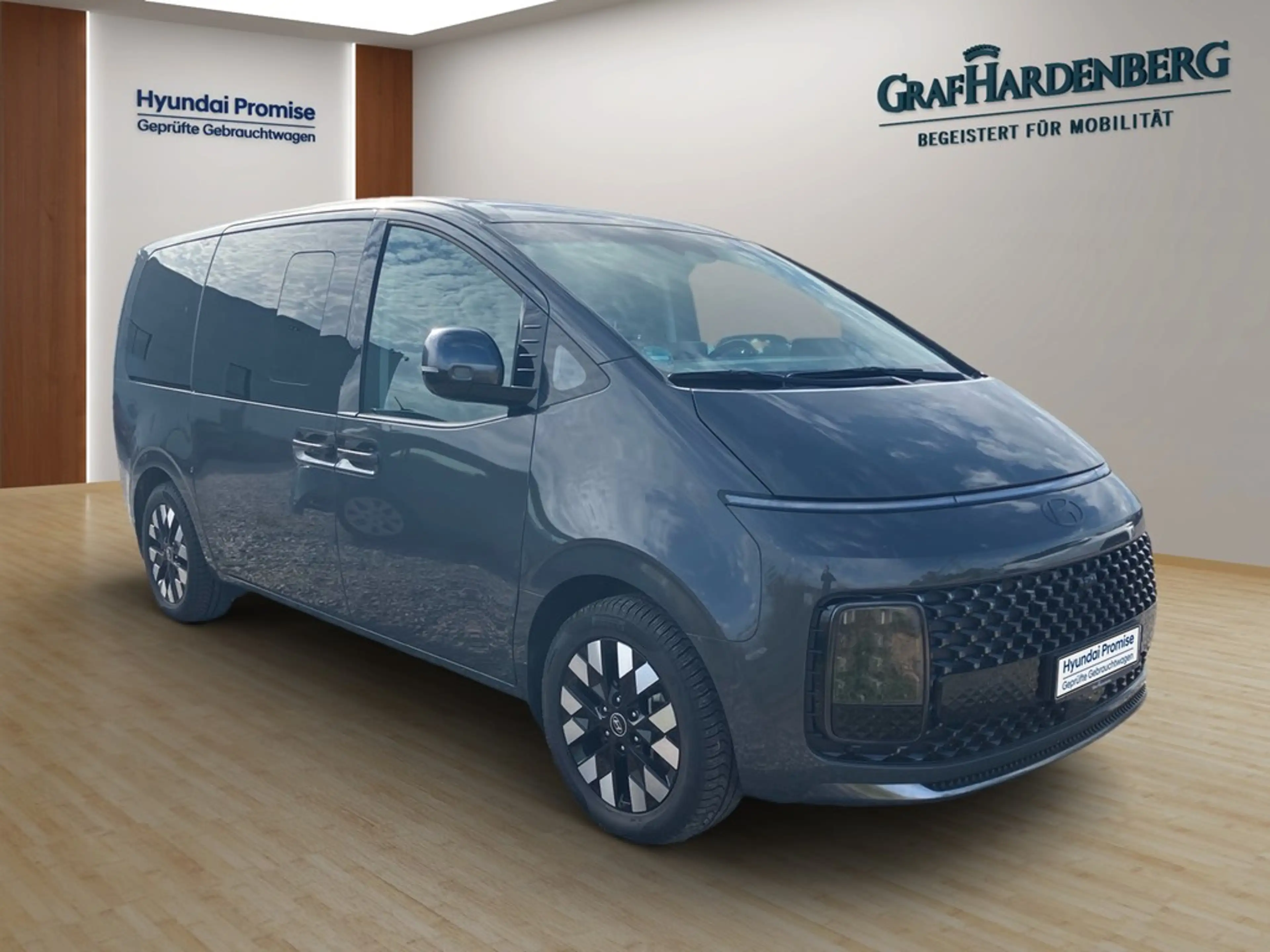 Hyundai STARIA HEV 1.6 T-GDI 7-Sitzer Signature NAV SHZ BOSE — photo 2