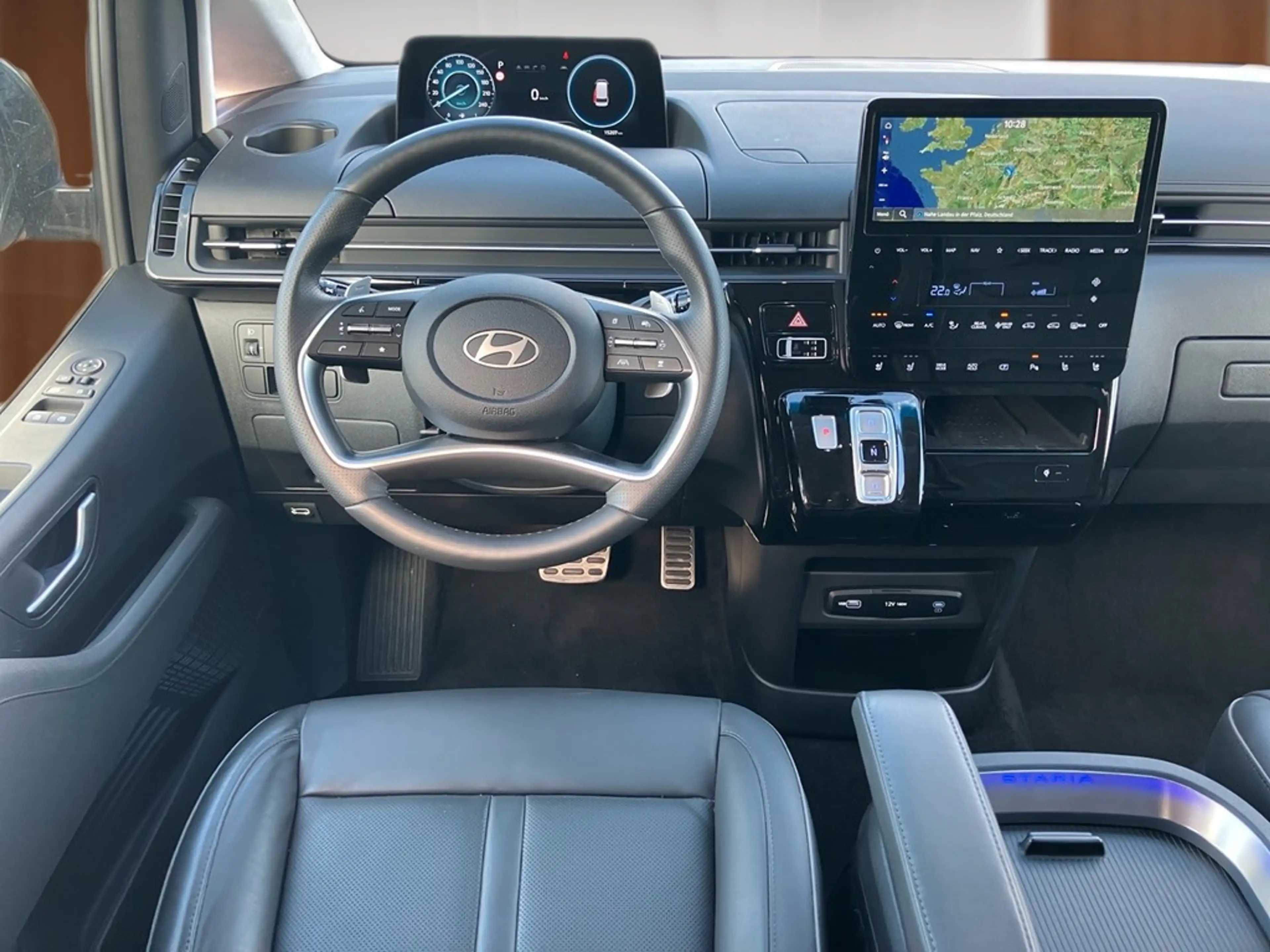 Hyundai STARIA HEV 1.6 T-GDI 7-Sitzer Signature NAV SHZ BOSE — photo 10