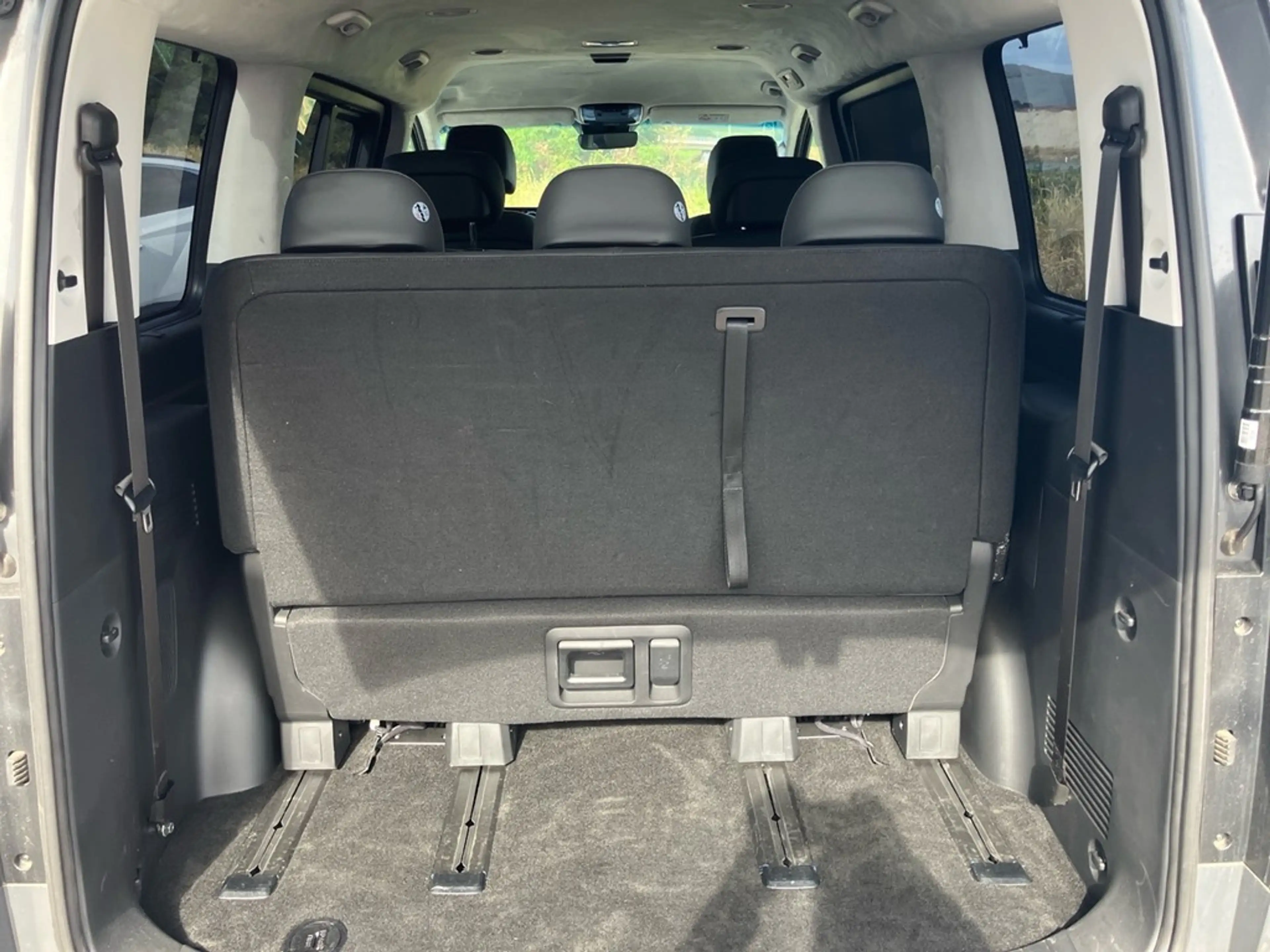 Hyundai STARIA HEV 1.6 T-GDI 7-Sitzer Signature NAV SHZ BOSE — photo 12