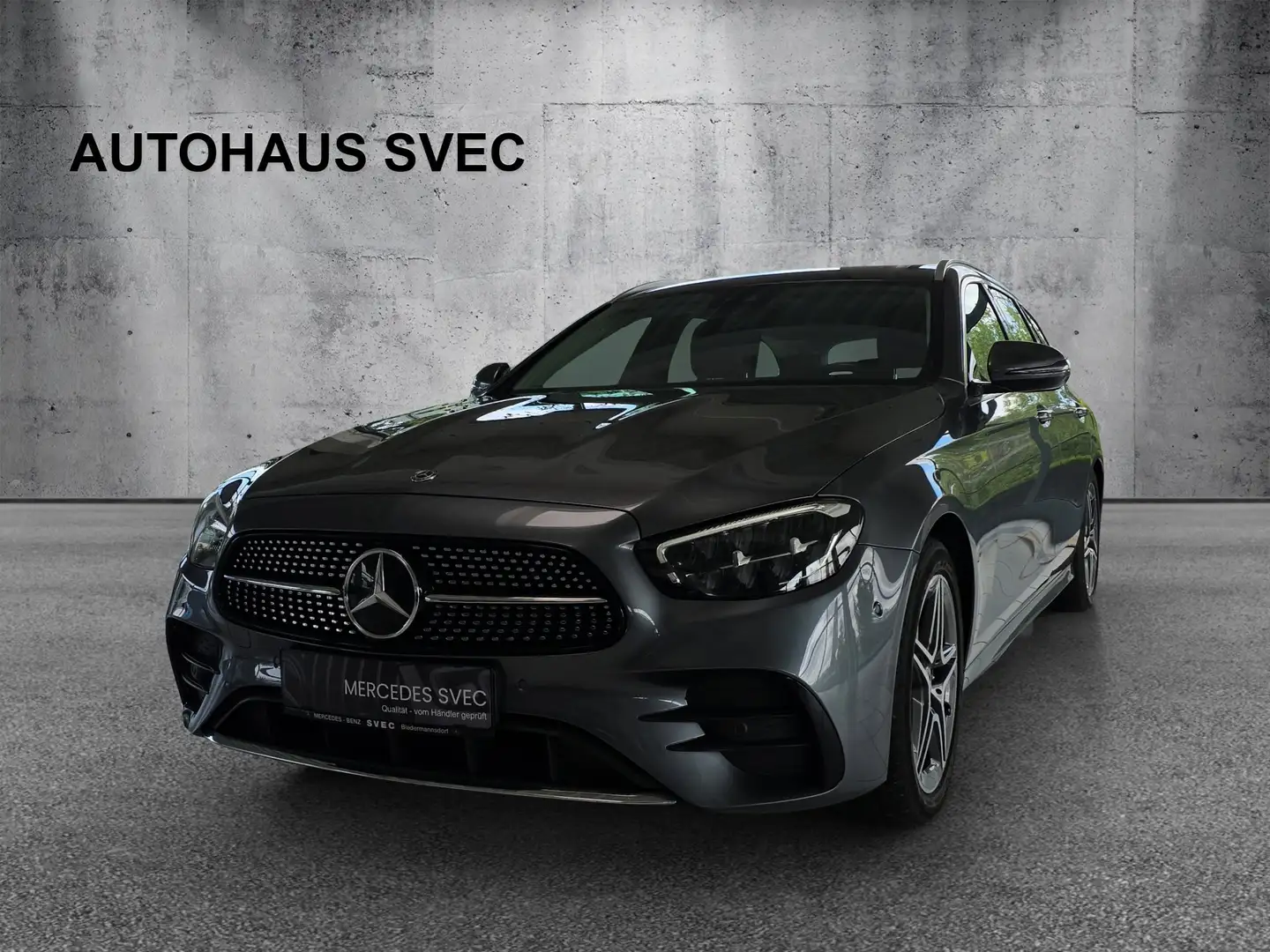 Mercedes-Benz E 220 E 220 d T 4Matic Austria Edition AMG Avantgarde Grau - 2