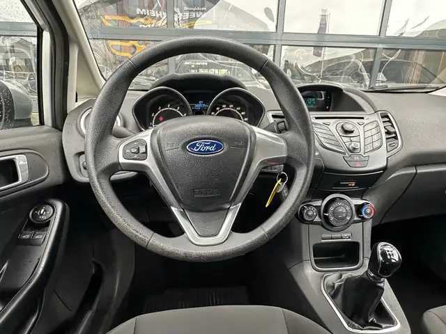 Ford Fiesta view 13