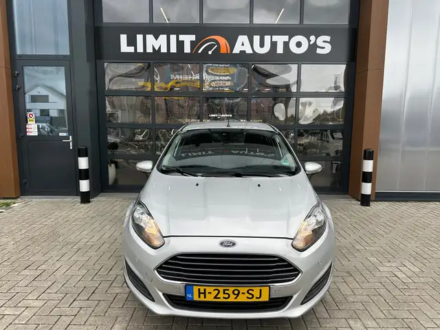 Ford Fiesta view 6