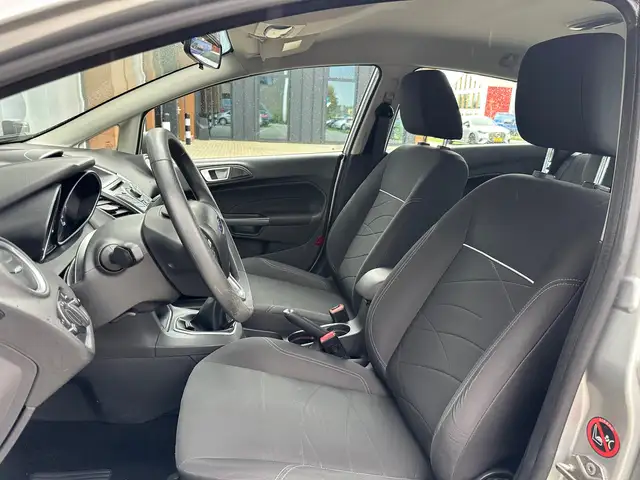 Ford Fiesta view 11