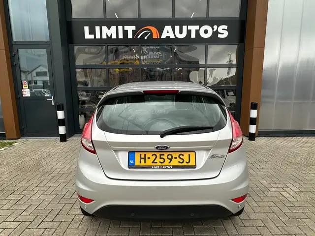 Ford Fiesta view 9