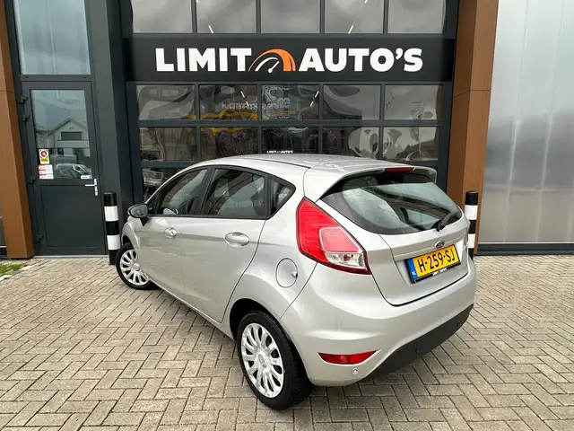 Ford Fiesta view 5