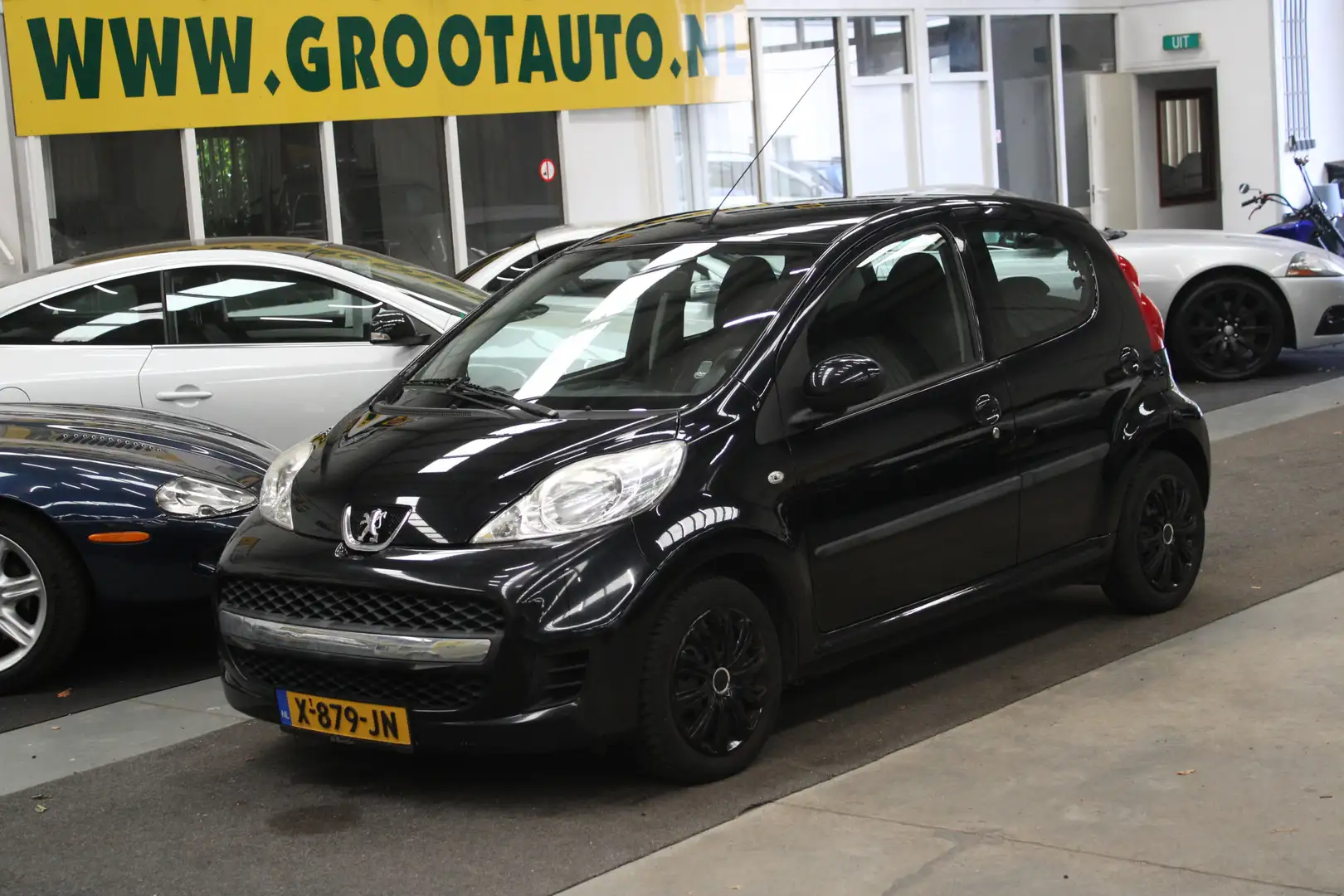 Peugeot 107 1.0-12V XS 5 Deurs, Airco, Isofix, Stuurbekrachtig Zwart - 1