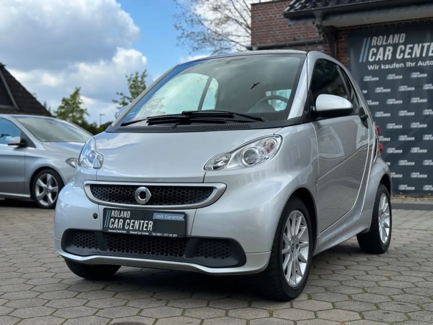 smart forTwo fortwo coupe Basis 62kW Silber - 1